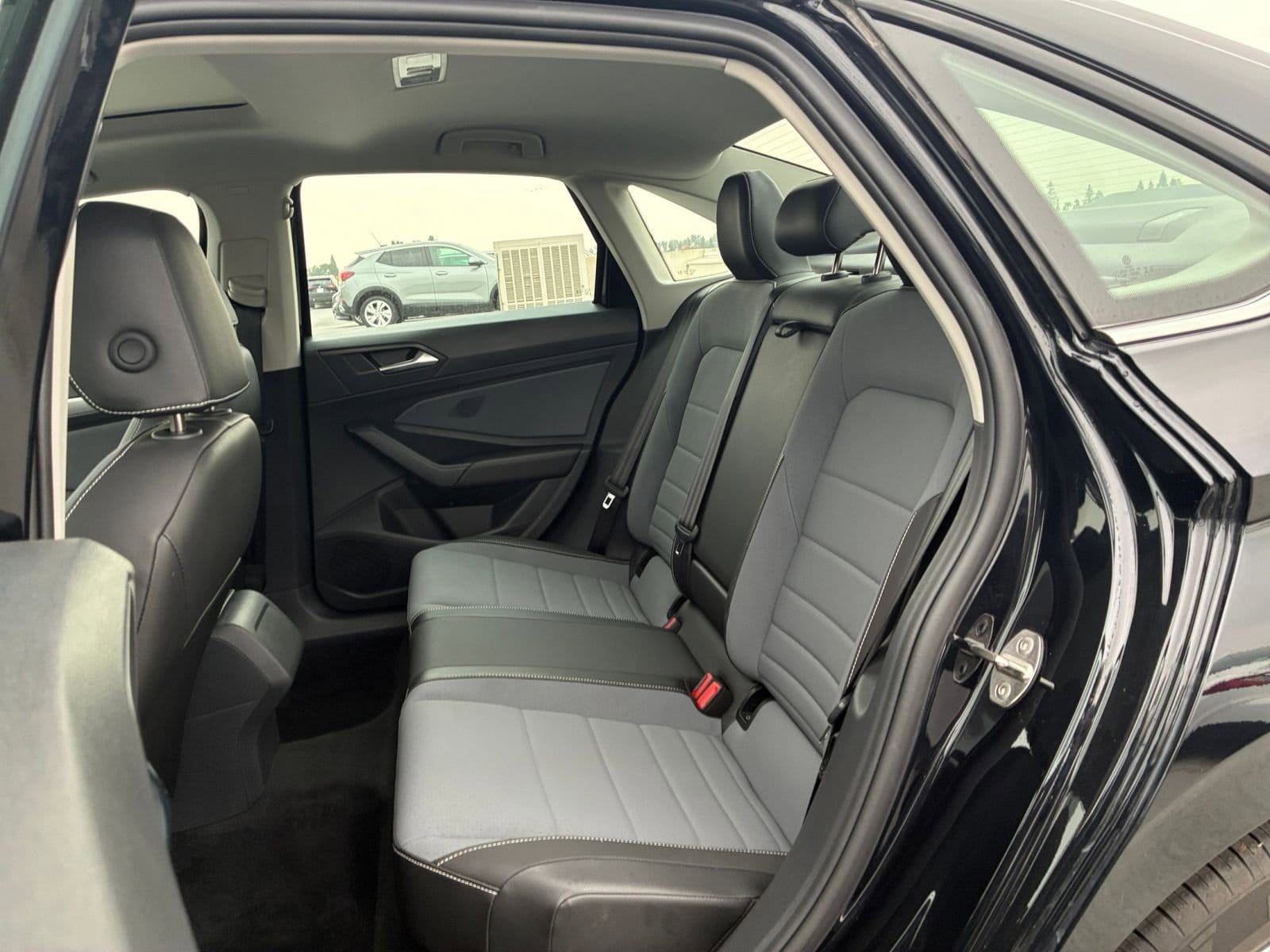 Thumbnail: 2025 Volkswagen Jetta - 24