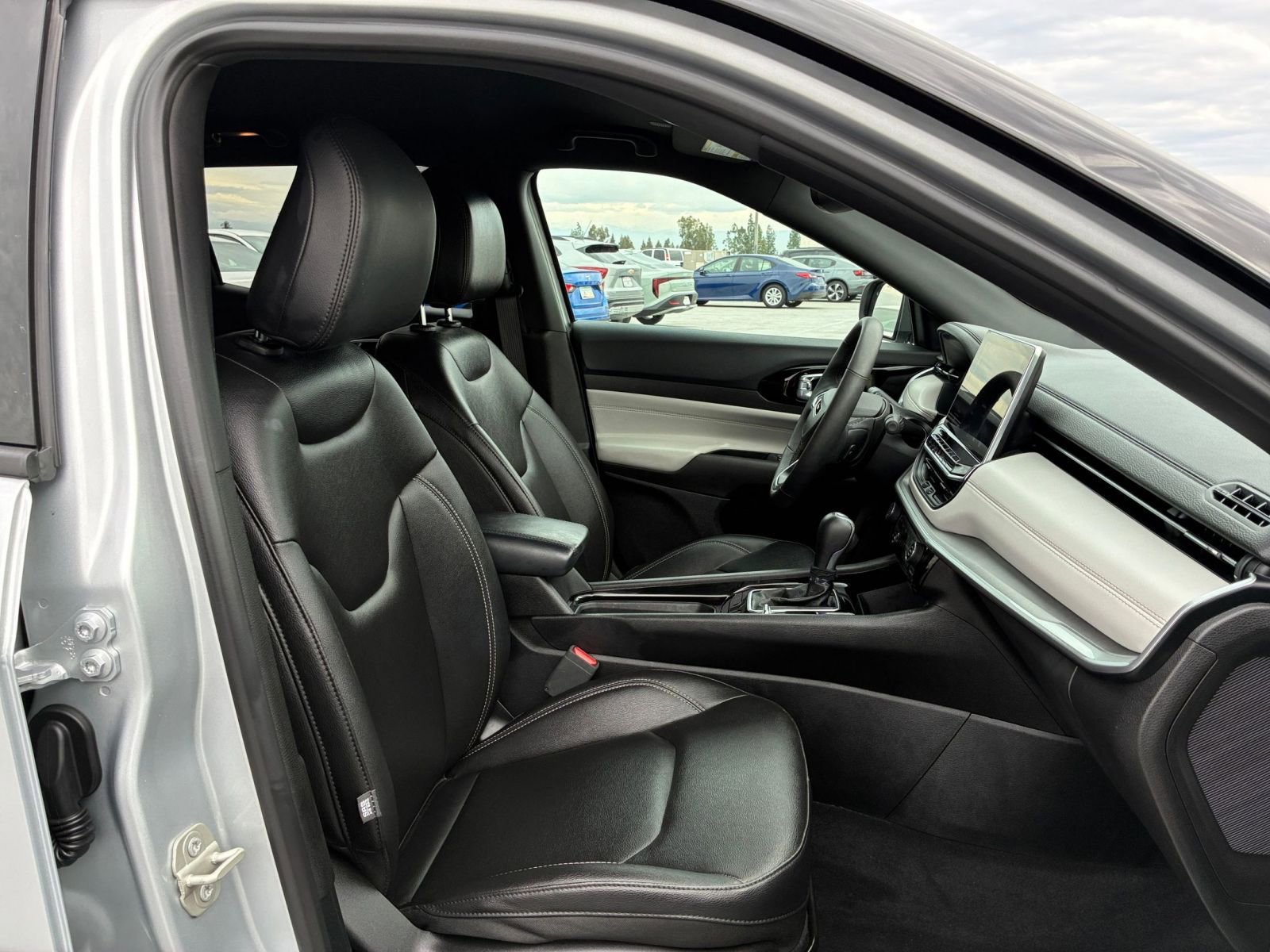 Thumbnail: 2025 Jeep Compass - 35