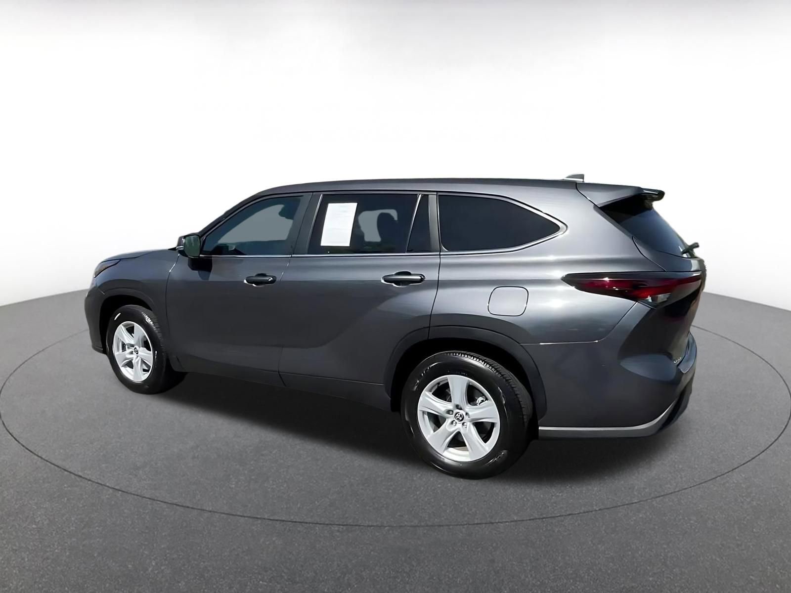 Thumbnail: 2025 Toyota Highlander - 10