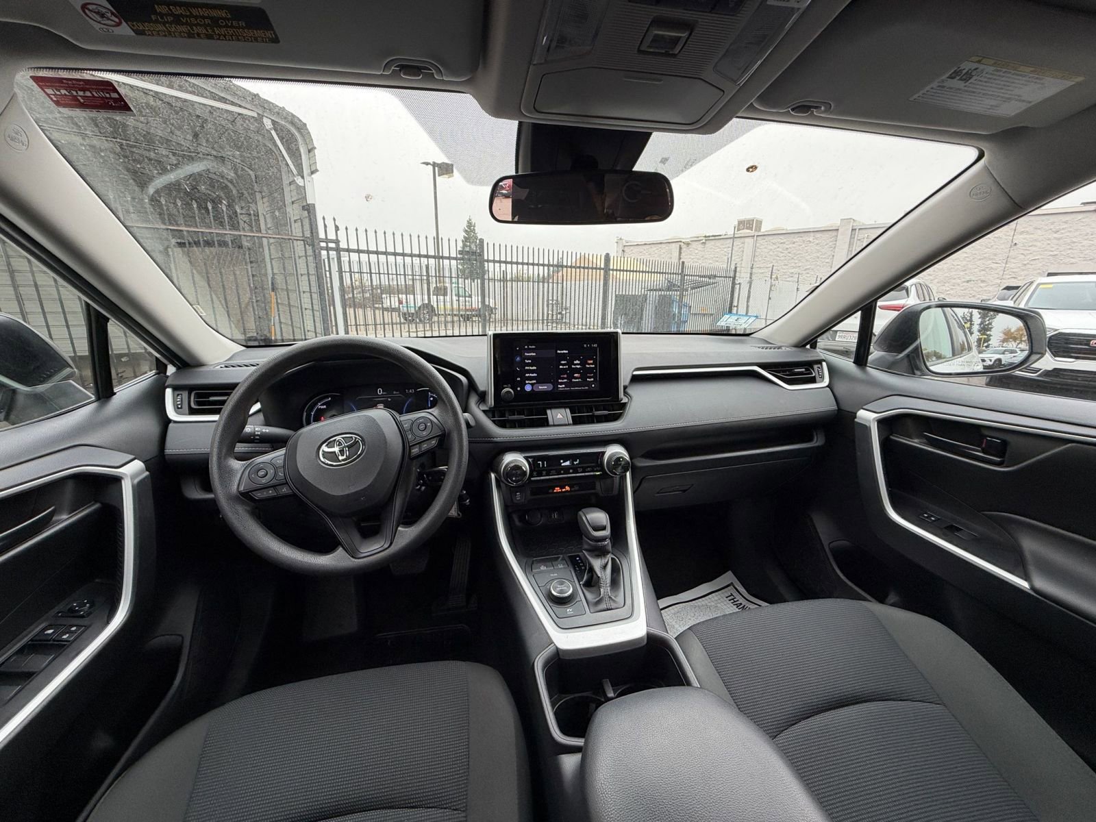 Thumbnail: 2025 Toyota RAV4 - 31