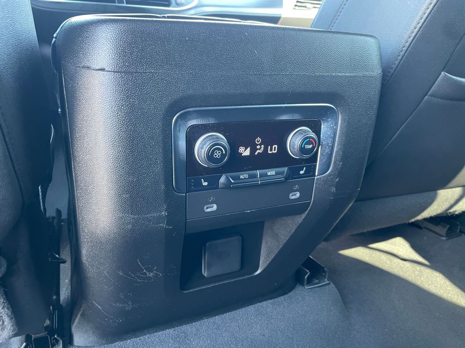 Thumbnail: 2023 Chevrolet Tahoe - 24