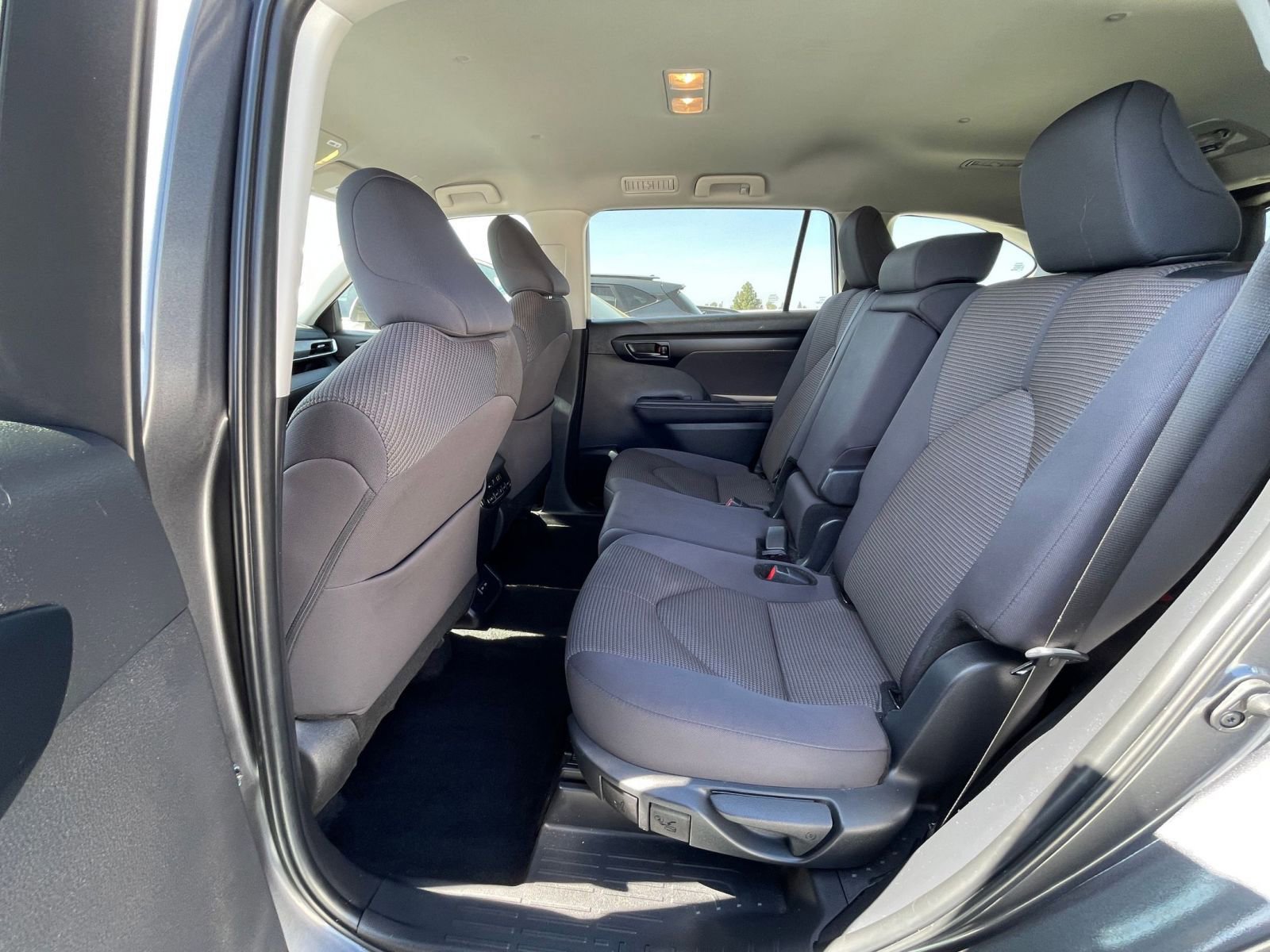 Thumbnail: 2025 Toyota Highlander - 27