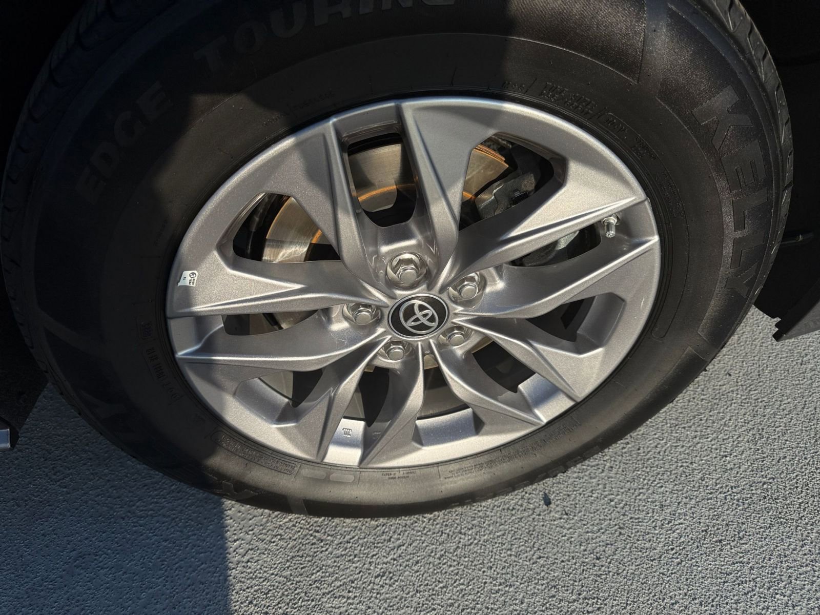 Thumbnail: 2024 Toyota Sienna - 30