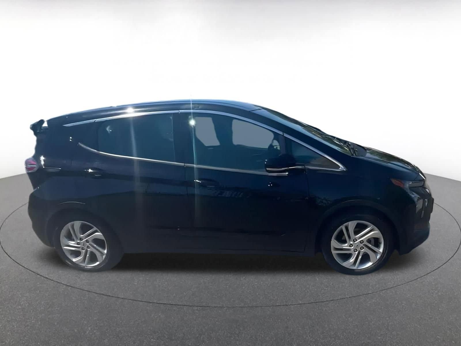Thumbnail: 2023 Chevrolet Bolt EV - 15