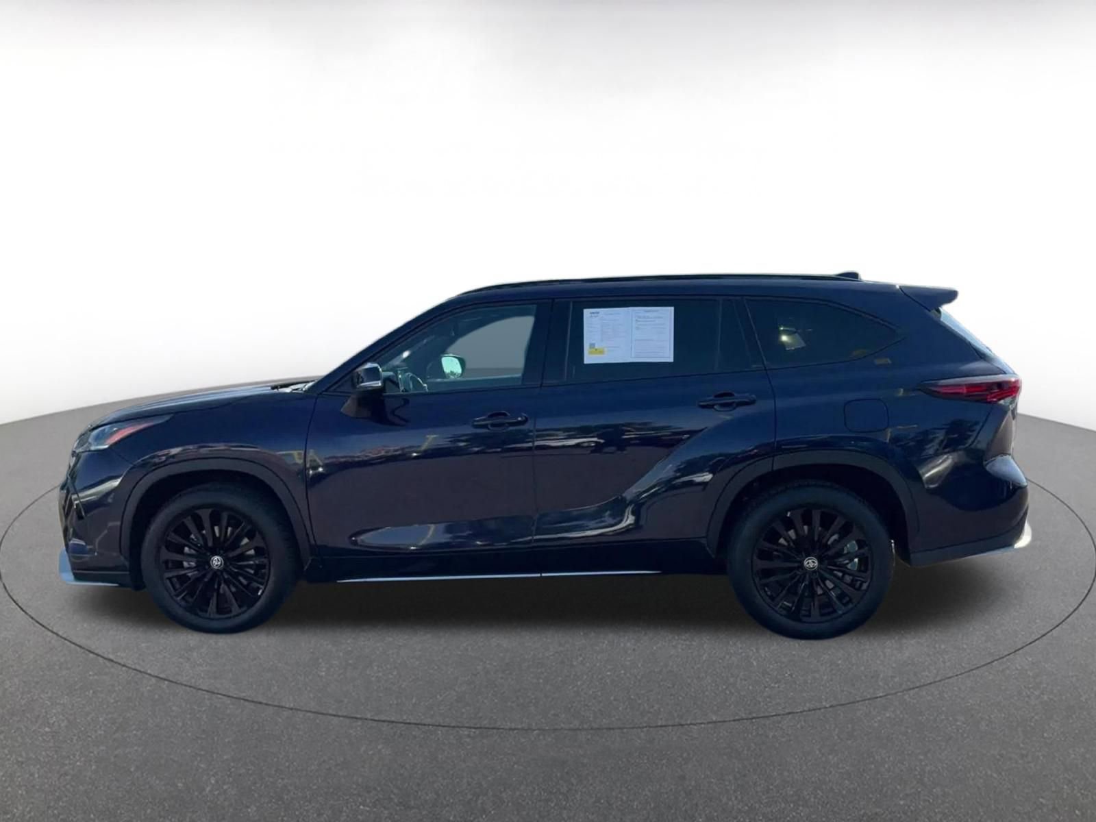 Thumbnail: 2025 Toyota Highlander - 9