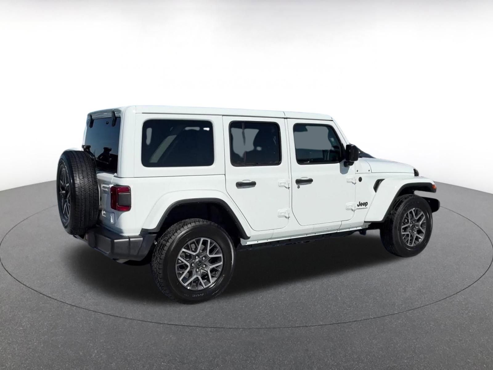Thumbnail: 2025 Jeep Wrangler - 15