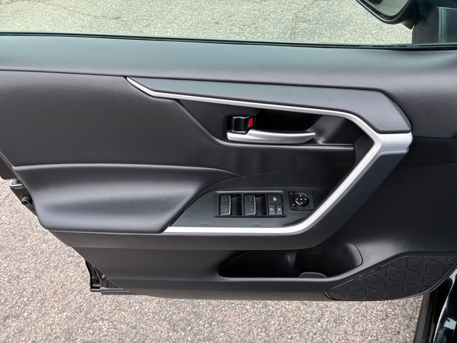 Thumbnail: 2025 Toyota RAV4 - 20