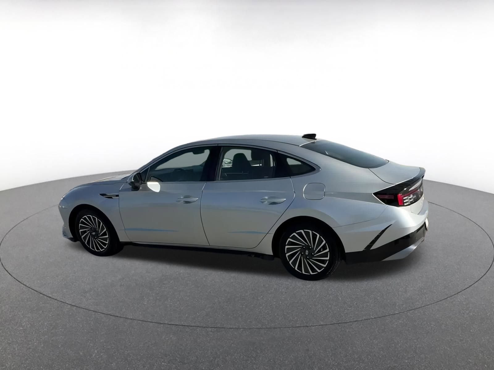 Thumbnail: 2024 Hyundai Sonata - 10