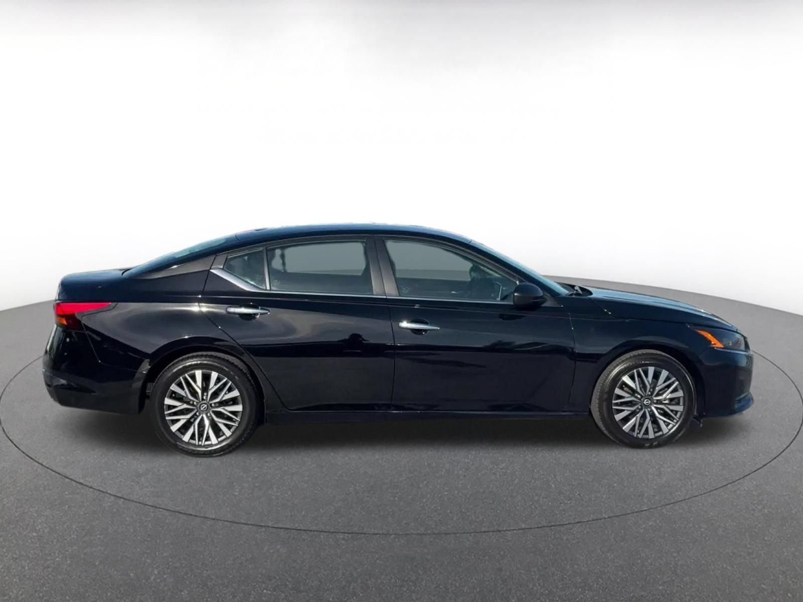 Thumbnail: 2025 Nissan Altima - 13