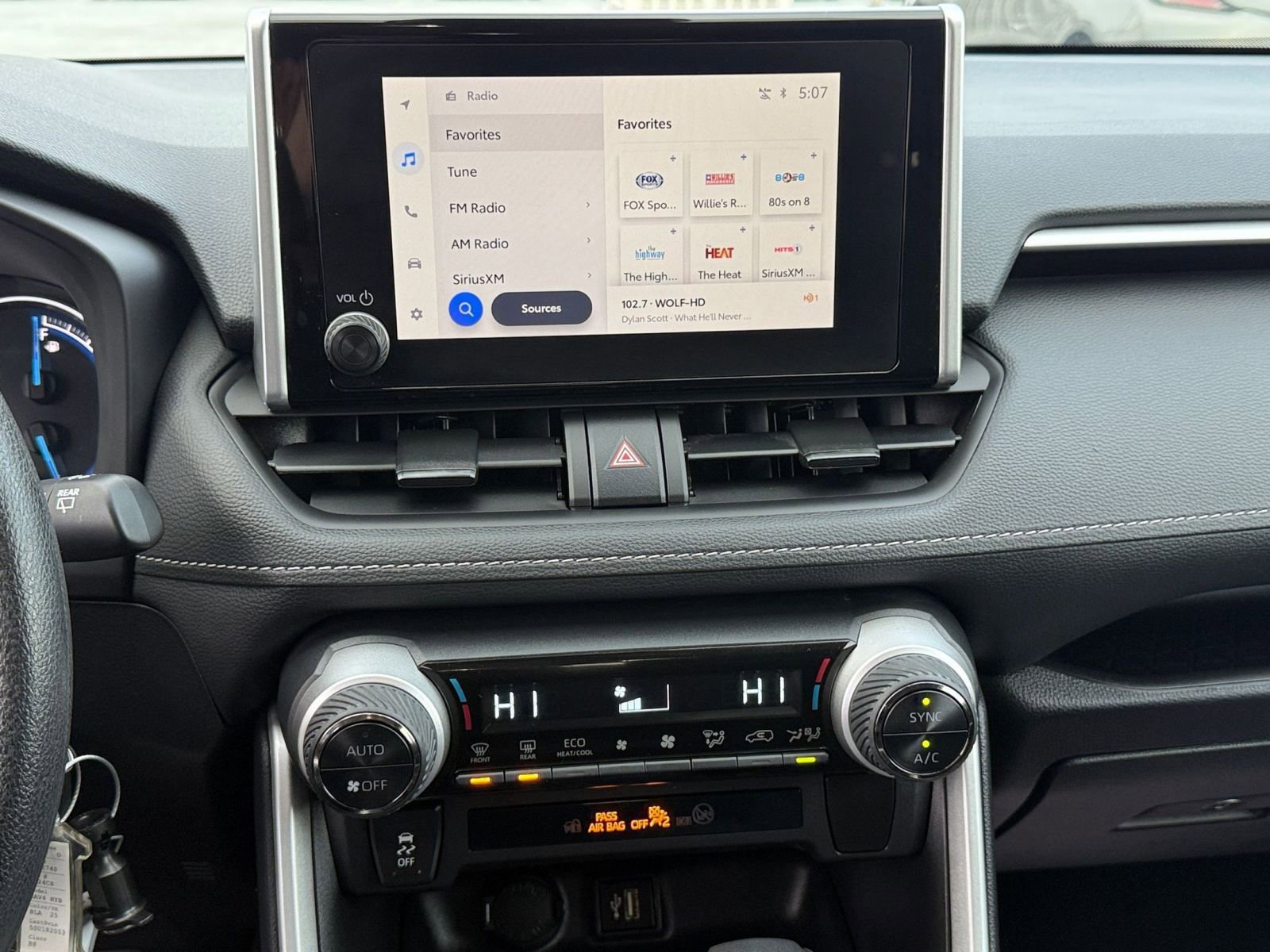 Thumbnail: 2025 Toyota RAV4 - 21