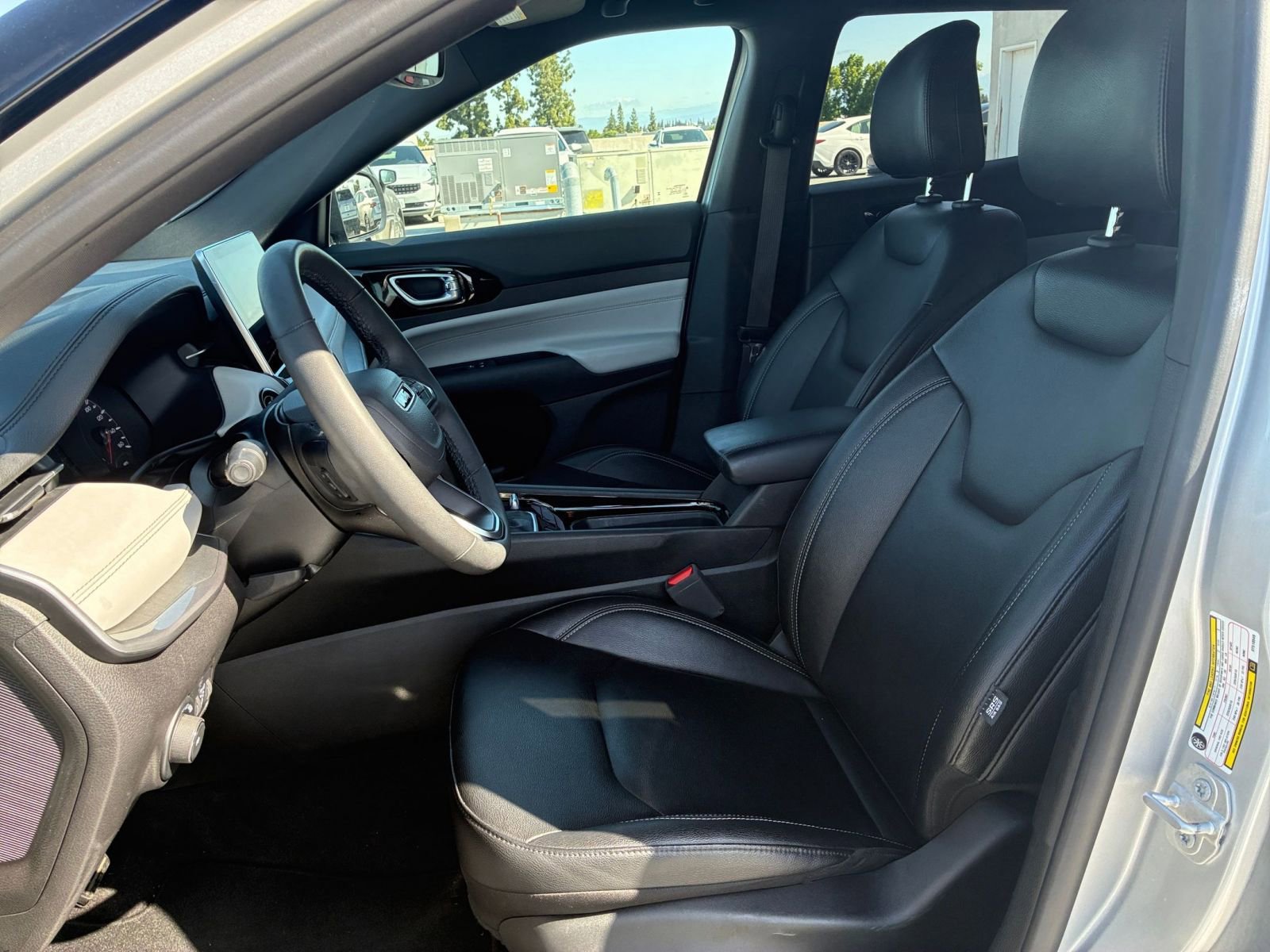 Thumbnail: 2025 Jeep Compass - 28