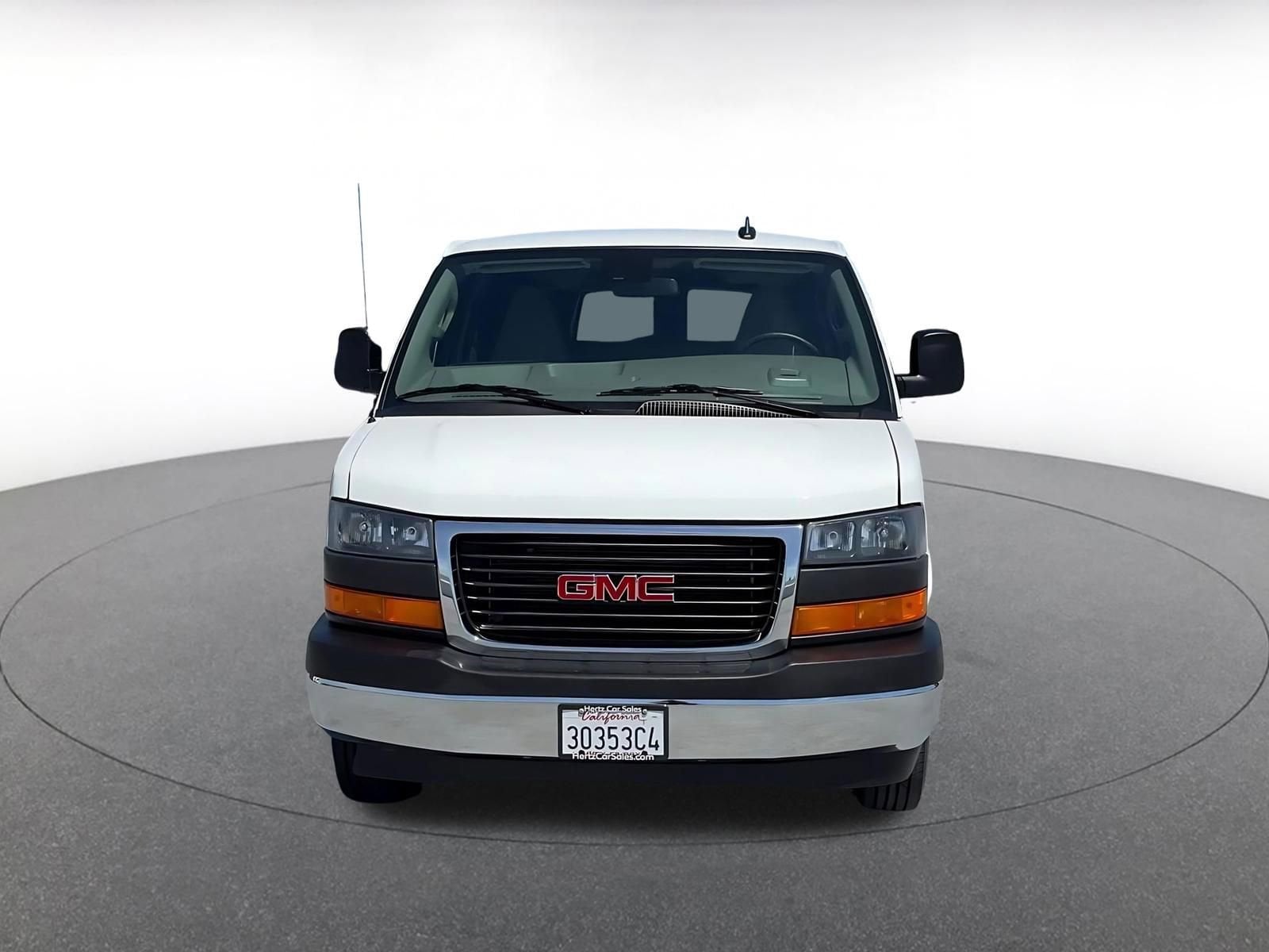 Thumbnail: 2025 GMC Savana - 4