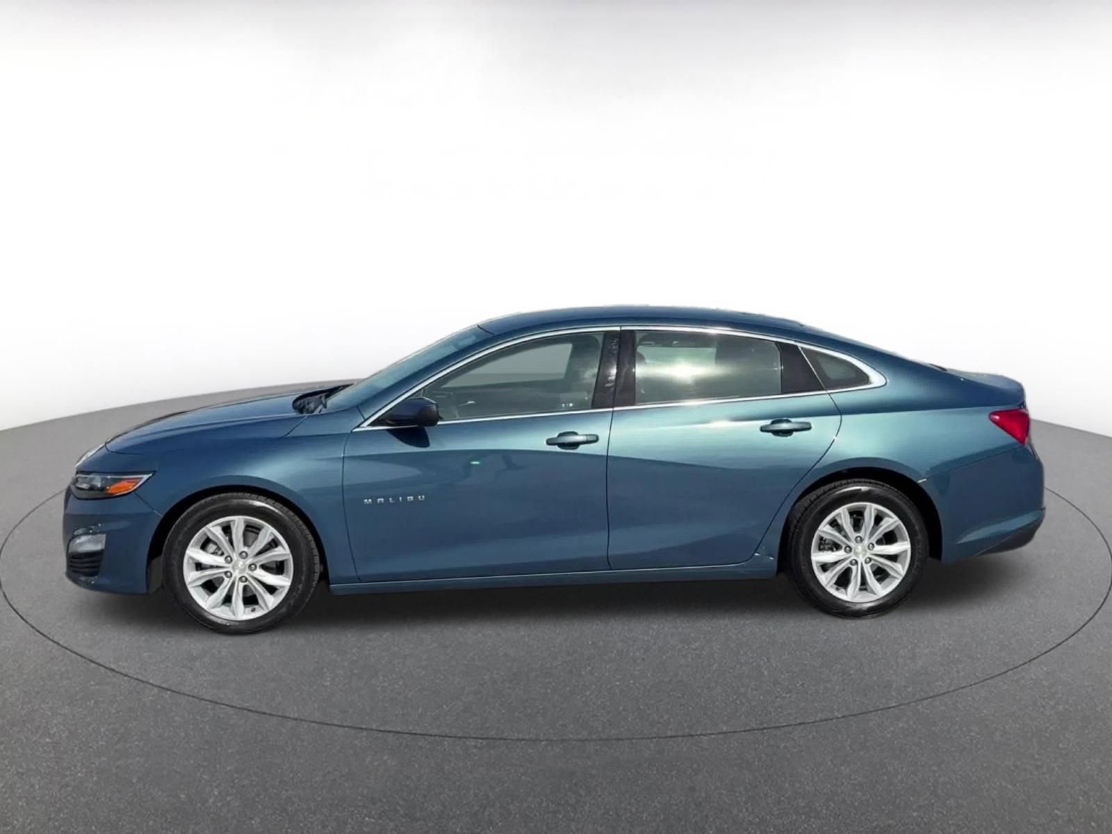 Thumbnail: 2024 Chevrolet Malibu - 9