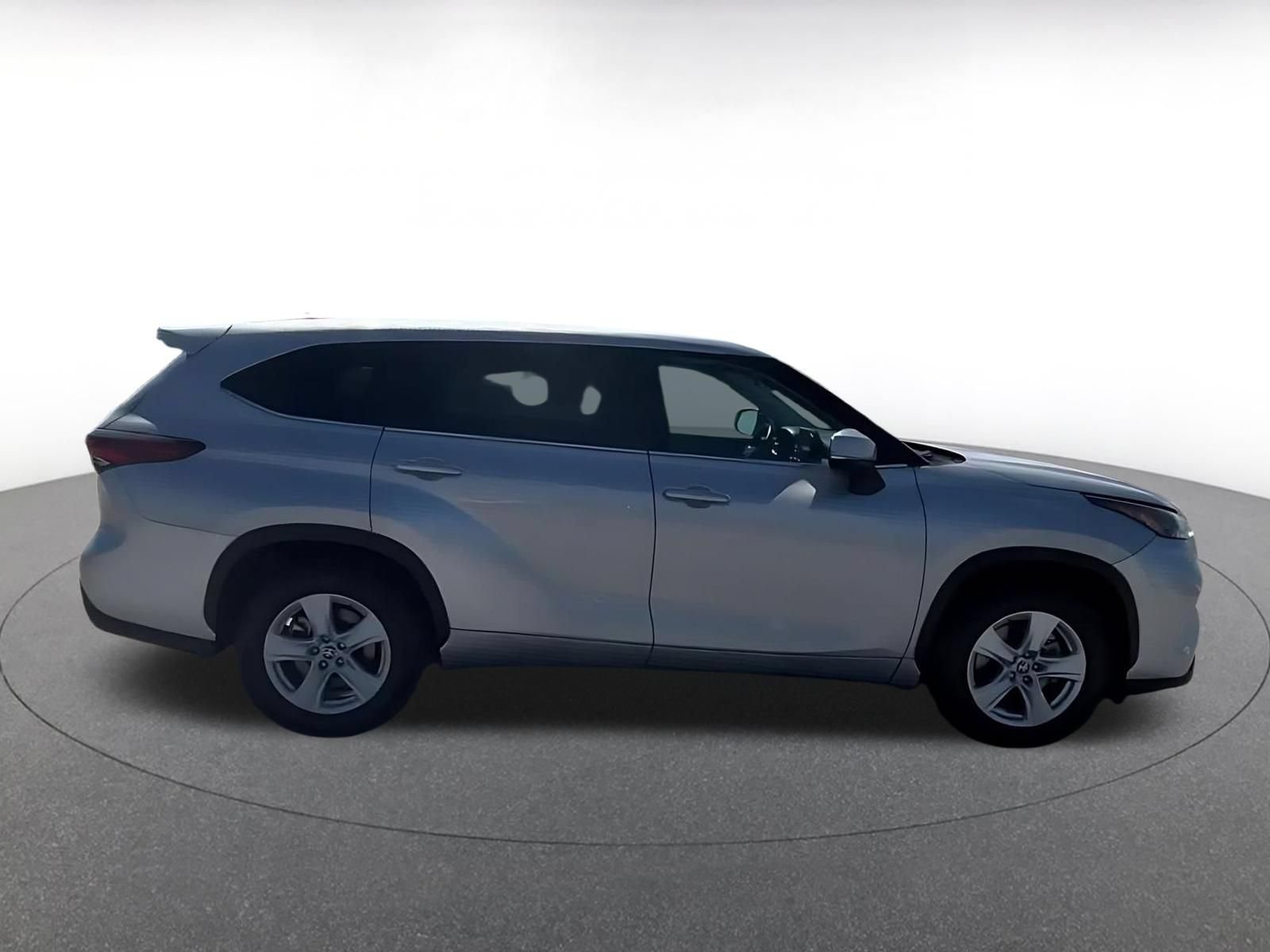 Thumbnail: 2025 Toyota Highlander - 16