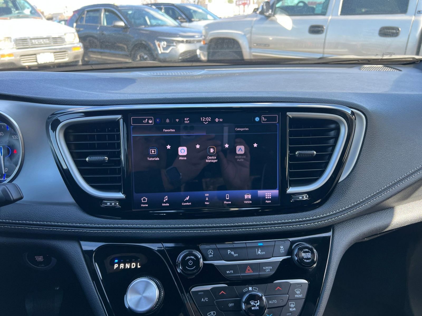 Thumbnail: 2025 Chrysler Pacifica - 18