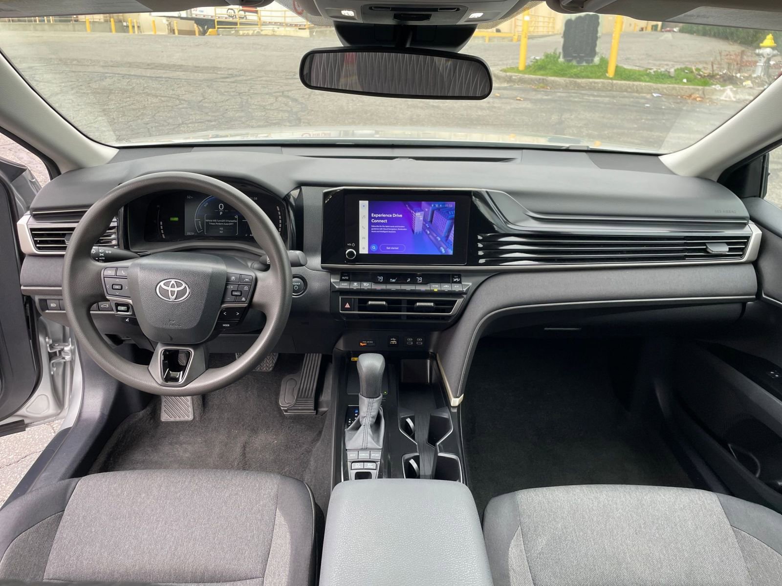 Thumbnail: 2025 Toyota Camry - 31