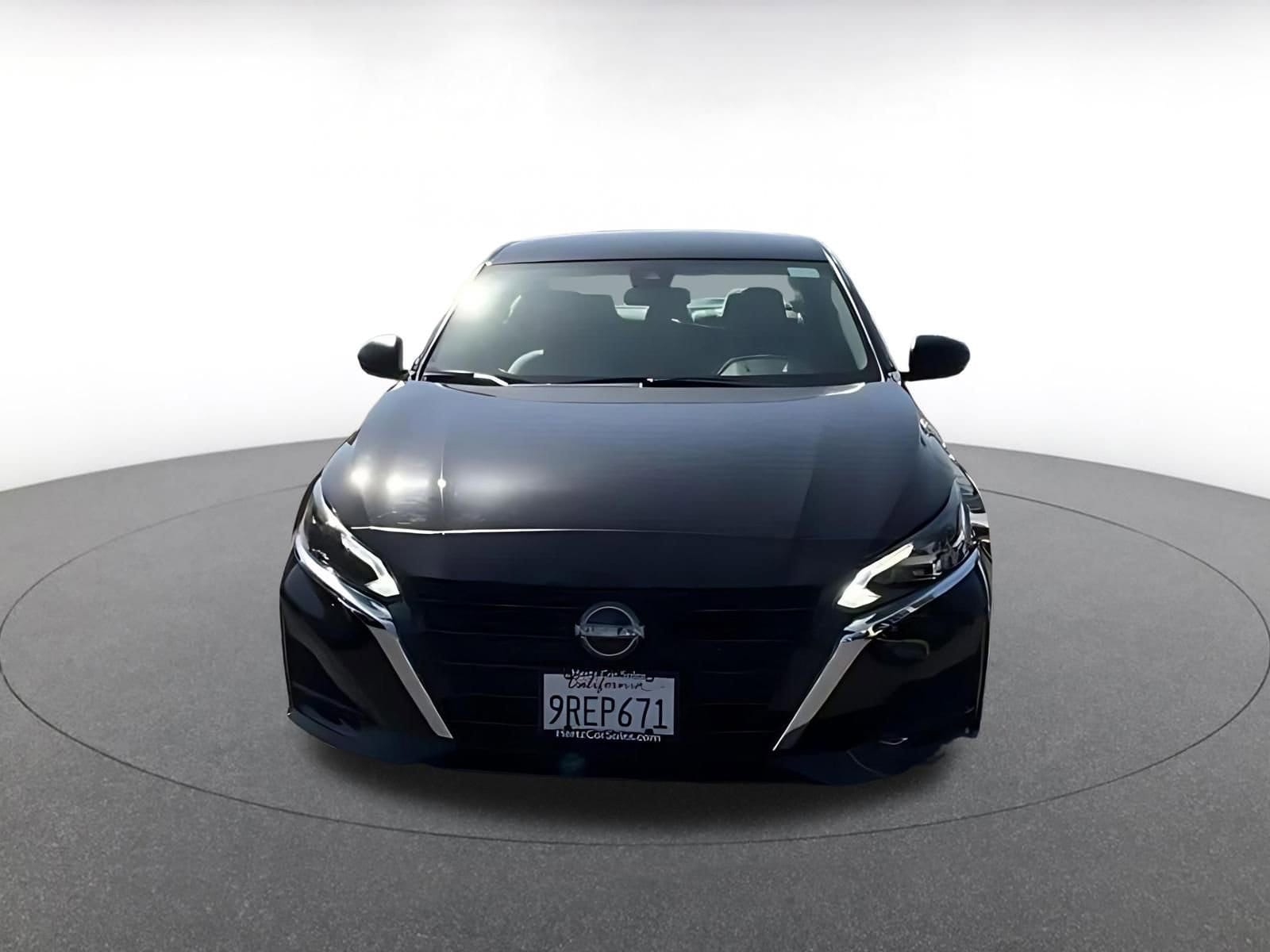 Thumbnail: 2025 Nissan Altima - 4