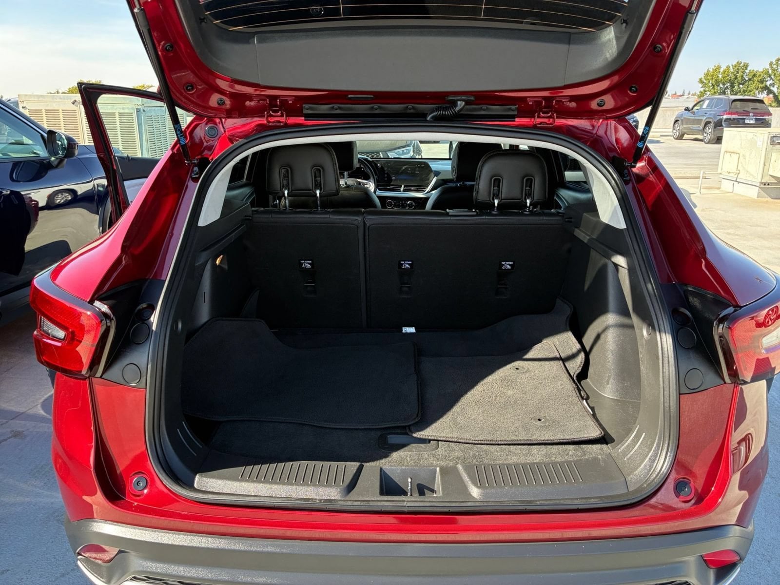 Thumbnail: 2025 Chevrolet Trax - 25