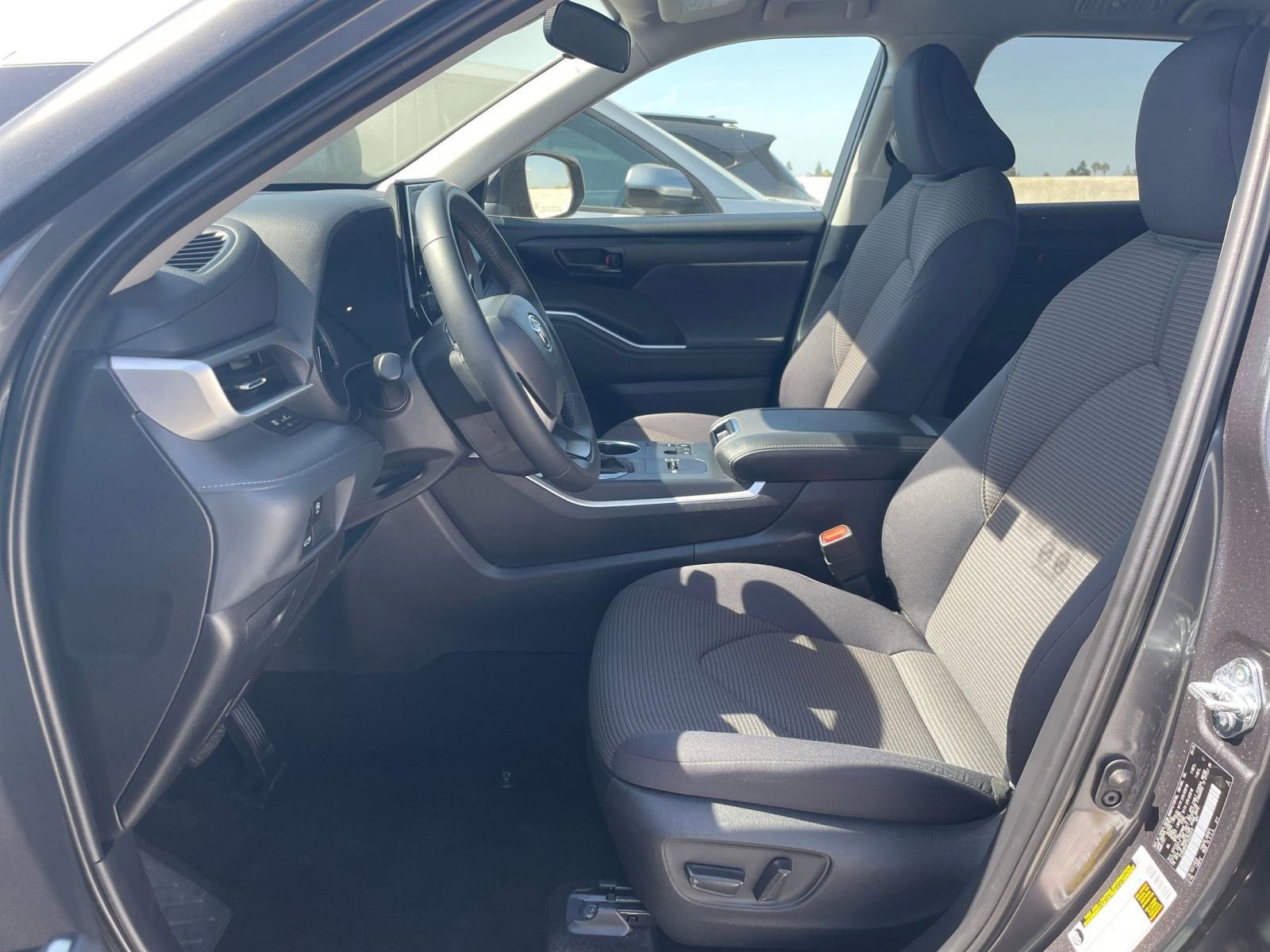 Thumbnail: 2025 Toyota Highlander - 28