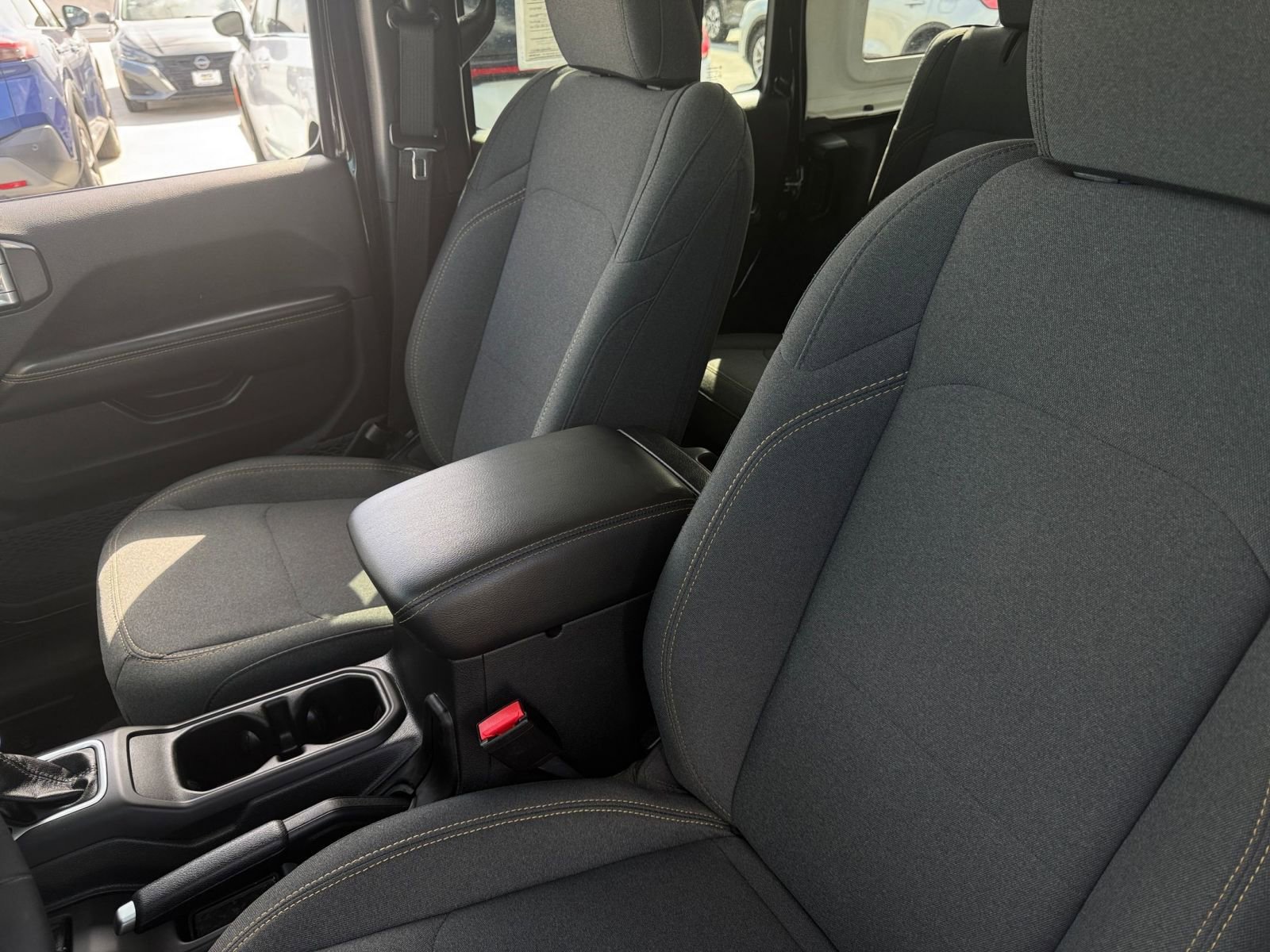 Thumbnail: 2025 Jeep Wrangler - 35