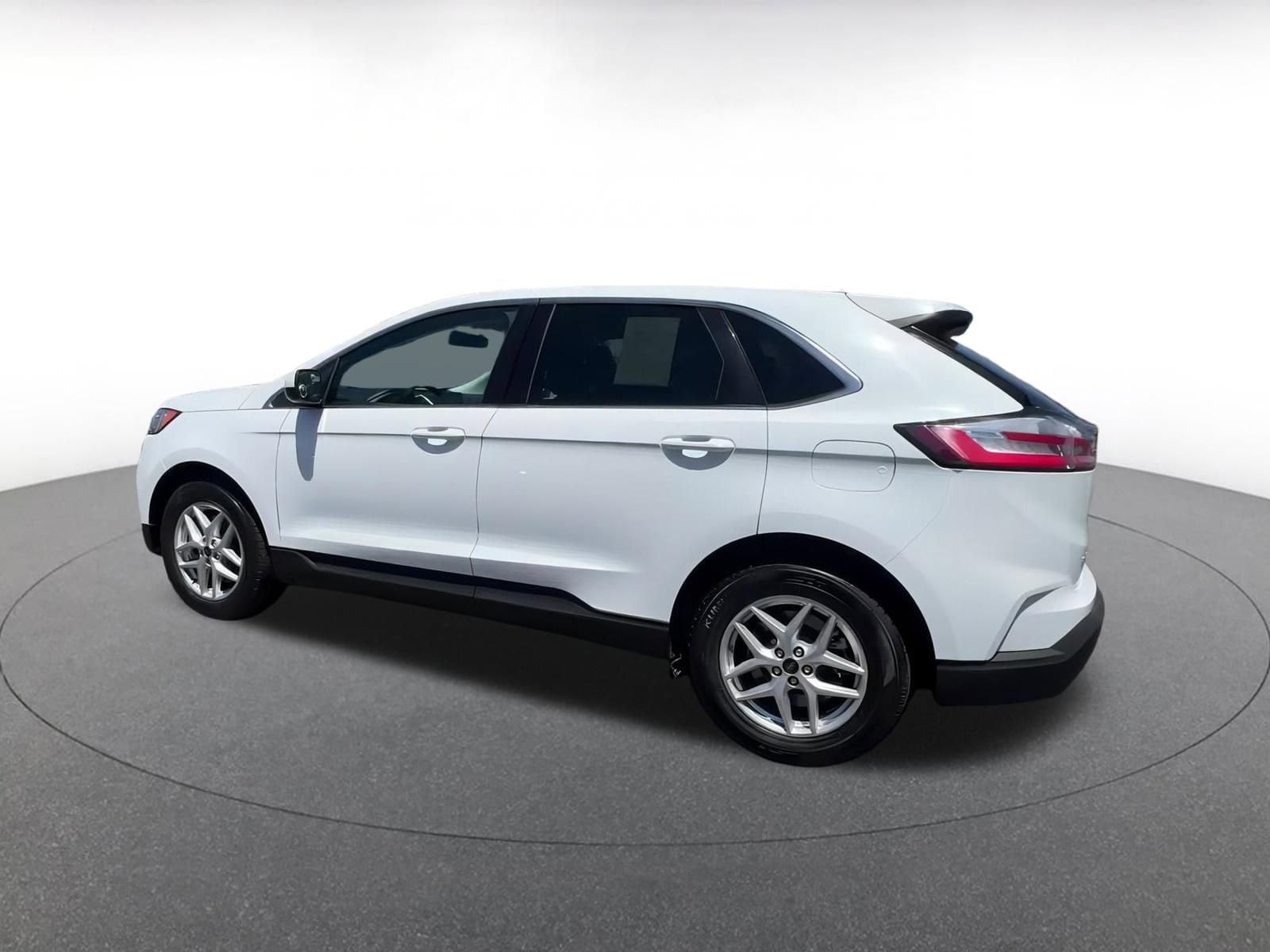 Thumbnail: 2024 Ford Edge - 10
