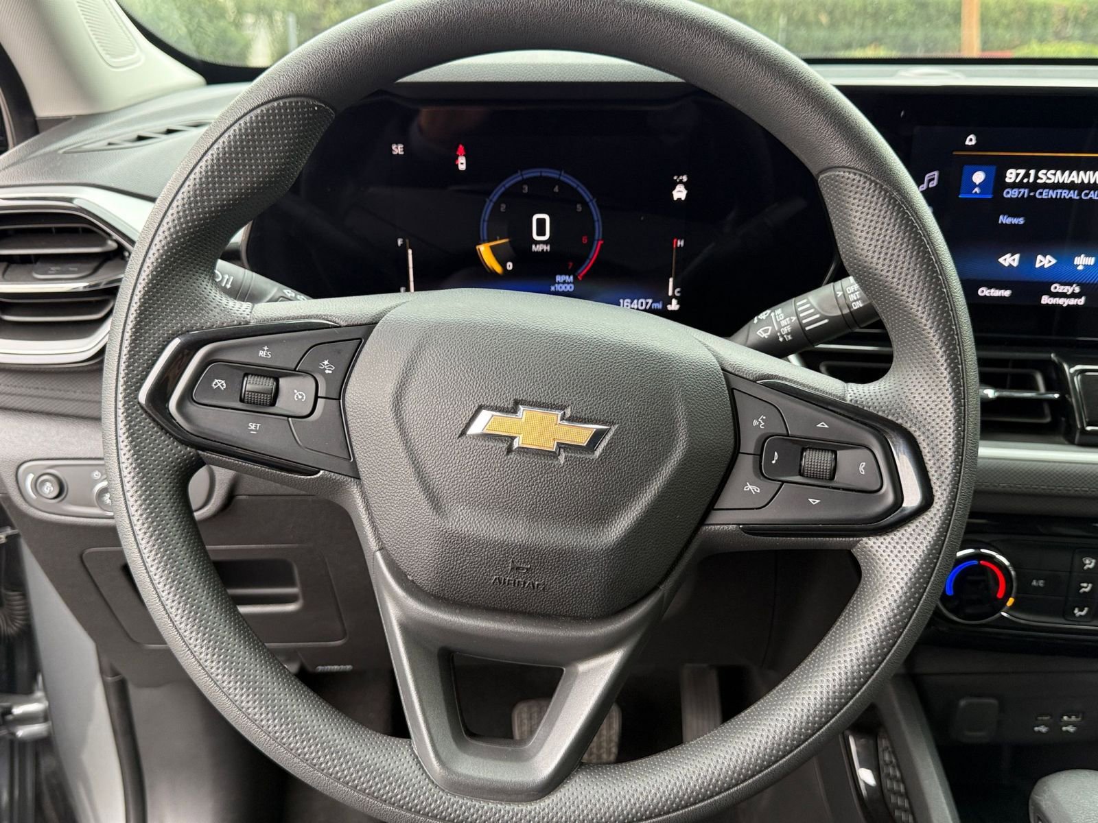 Thumbnail: 2025 Chevrolet TrailBlazer - 25