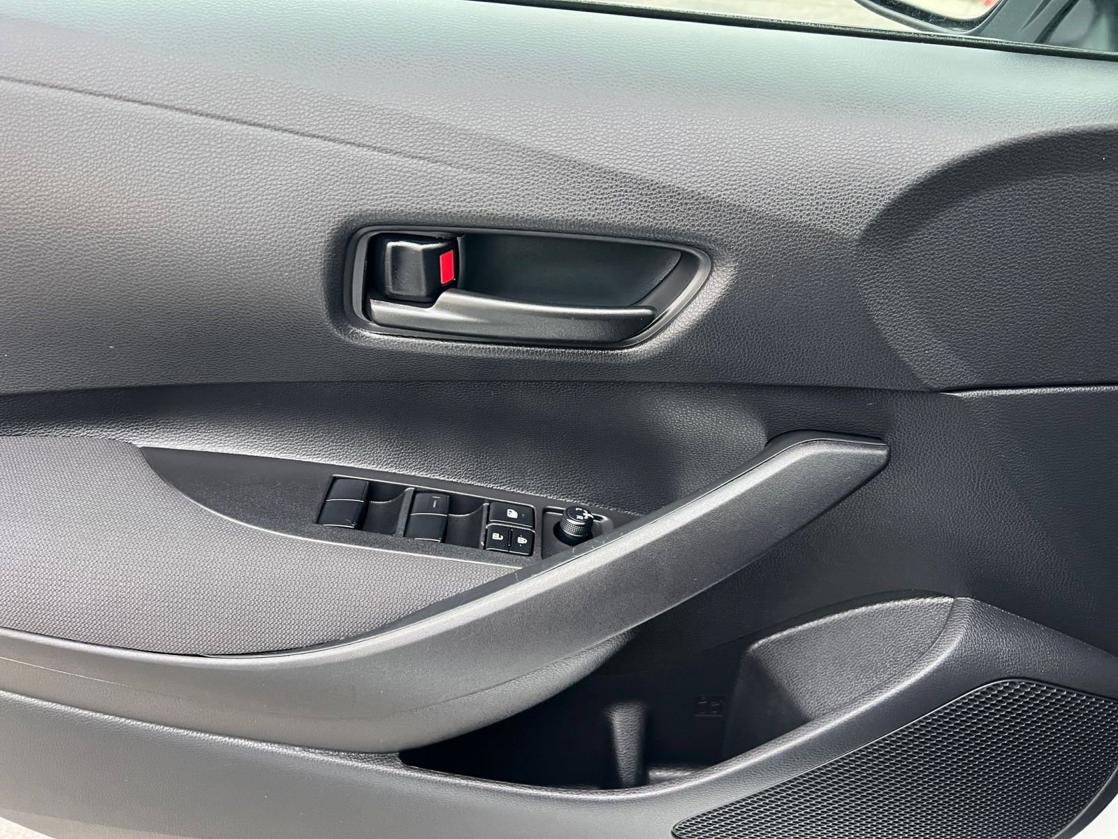 Thumbnail: 2025 Toyota Corolla - 18