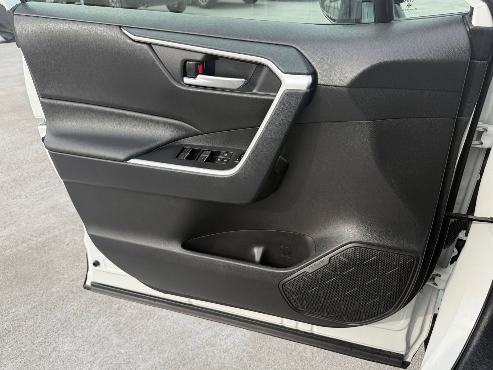 Thumbnail: 2025 Toyota RAV4 - 20