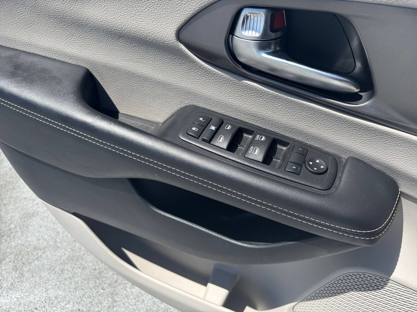 Thumbnail: 2024 Chrysler Pacifica - 18