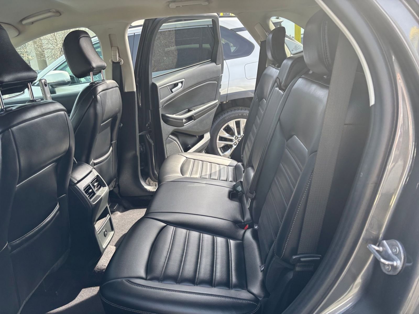 2023 Ford Edge SEL 26