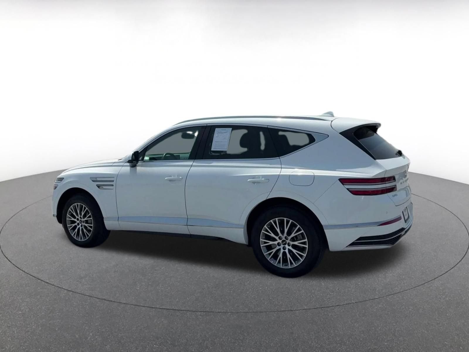 Thumbnail: 2026 Genesis GV80 - 8