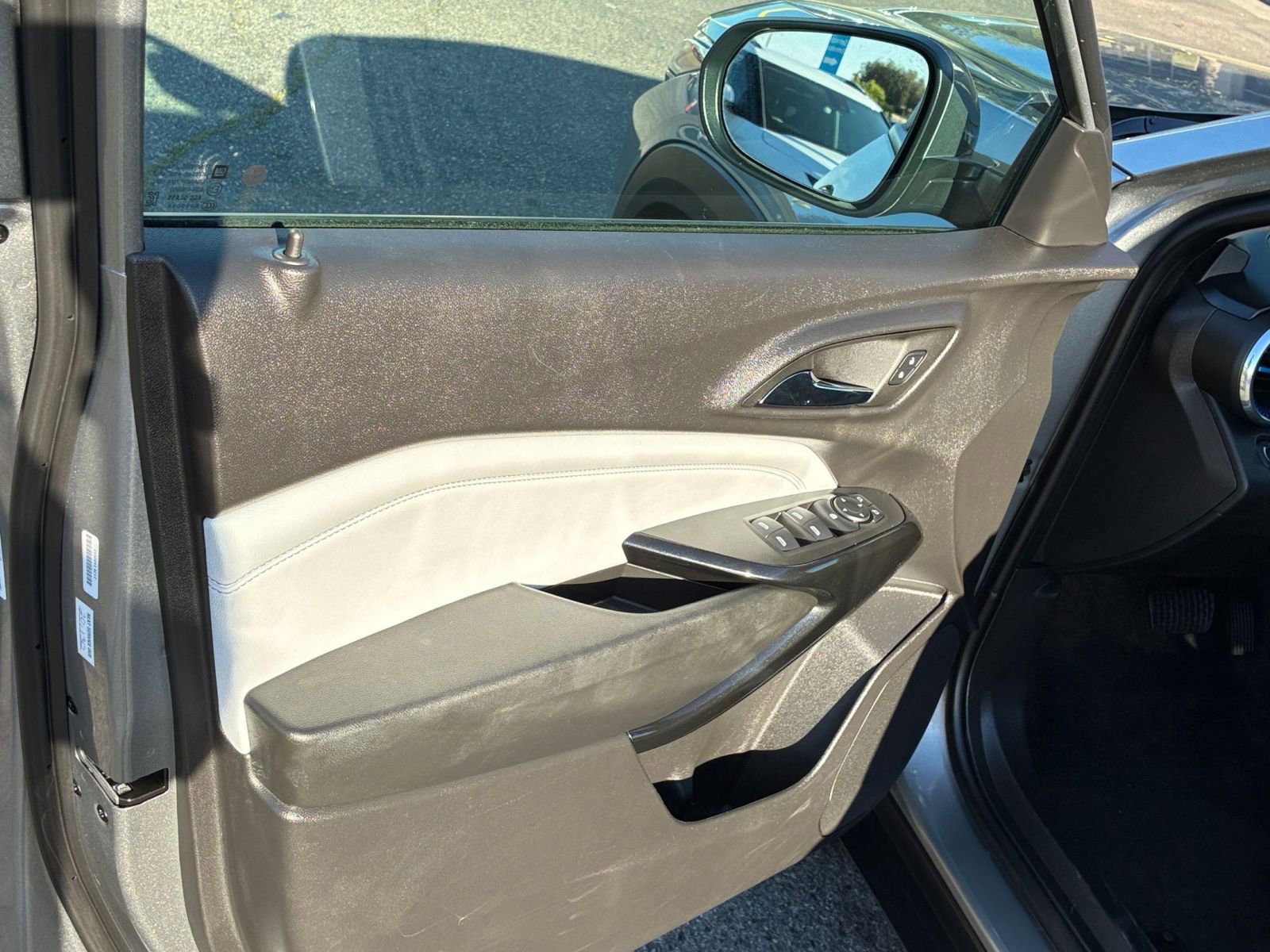 Thumbnail: 2025 Chevrolet Trax - 18