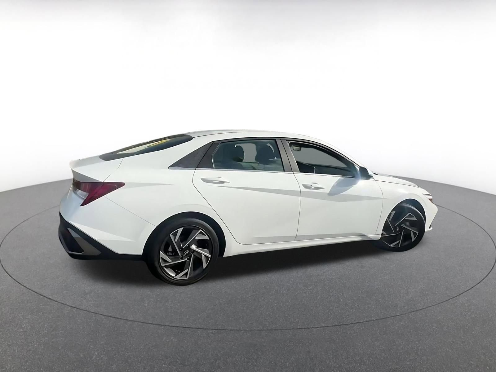 Thumbnail: 2025 Hyundai Elantra - 15