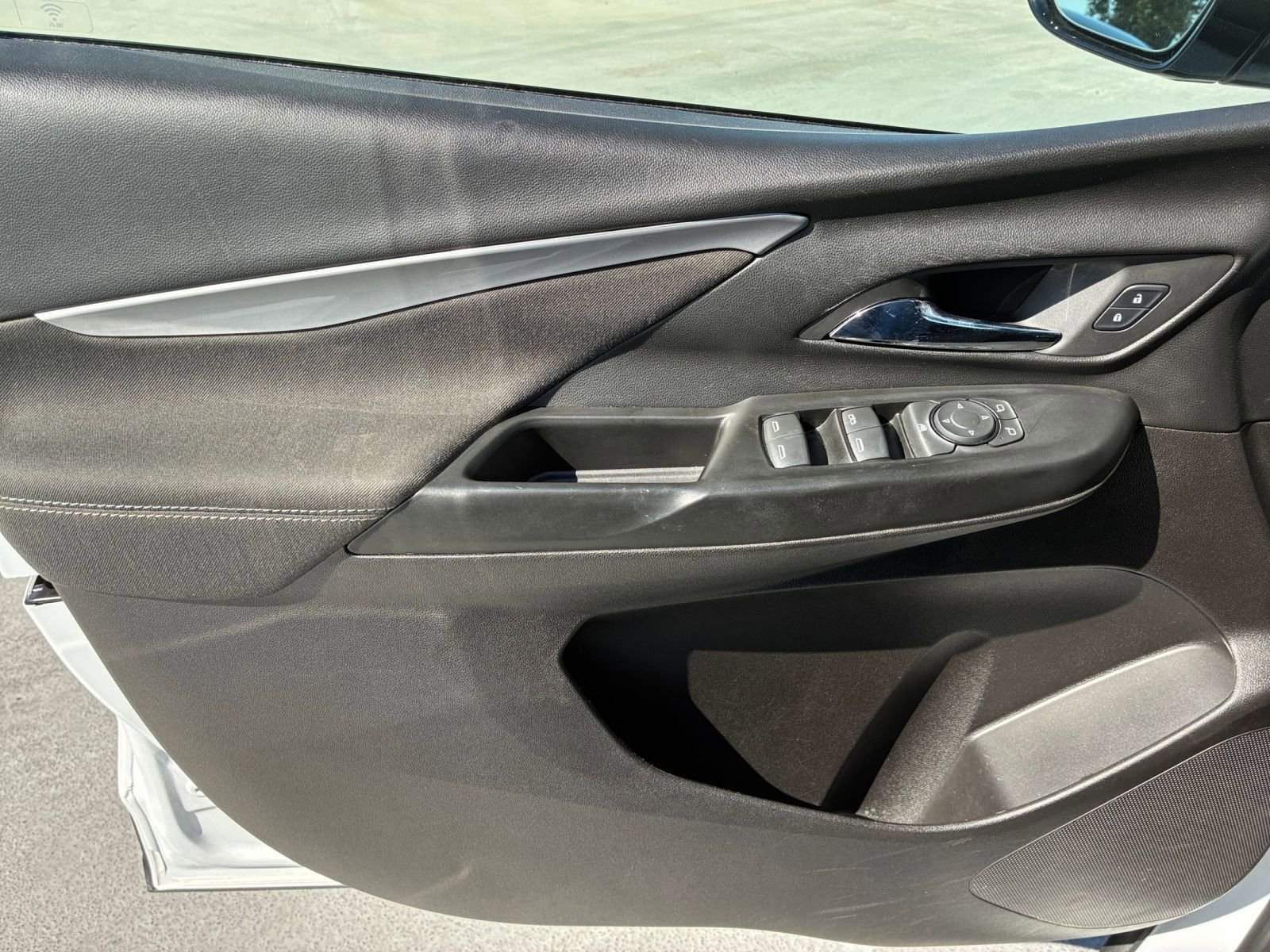 Thumbnail: 2023 Chevrolet Bolt EV - 24