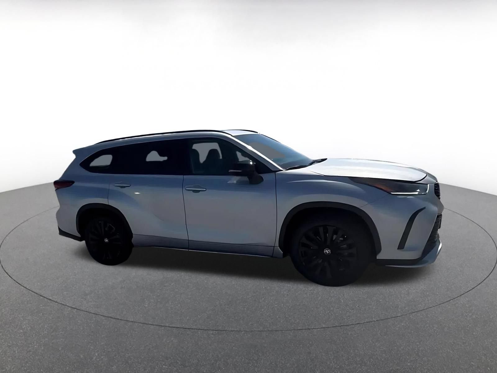 Thumbnail: 2024 Toyota Highlander - 2