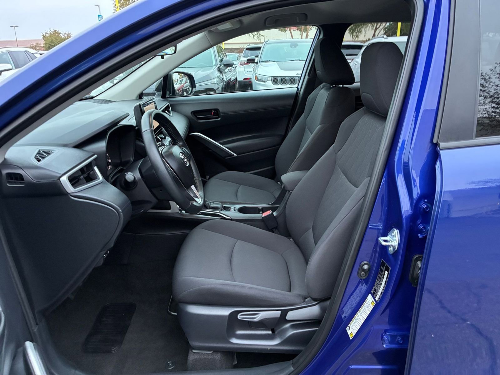 Thumbnail: 2025 Toyota Corolla Cross - 25