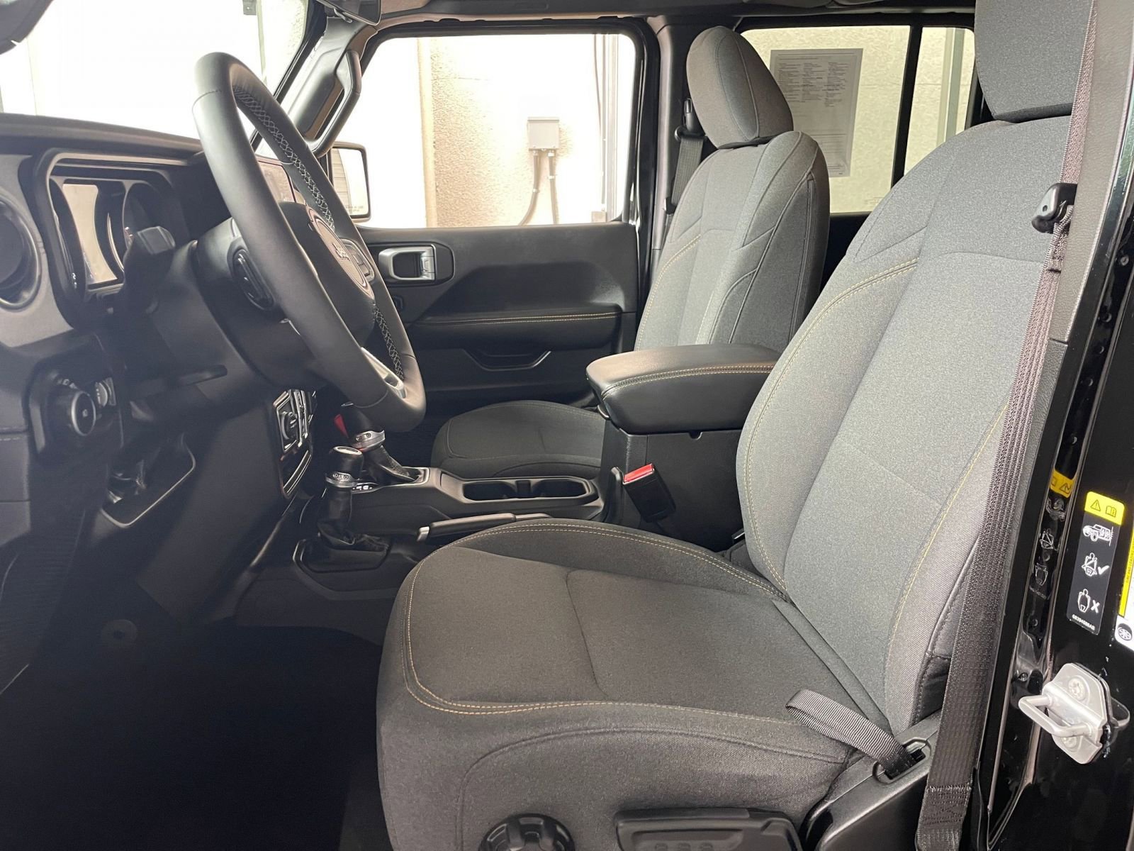 Thumbnail: 2025 Jeep Wrangler - 25