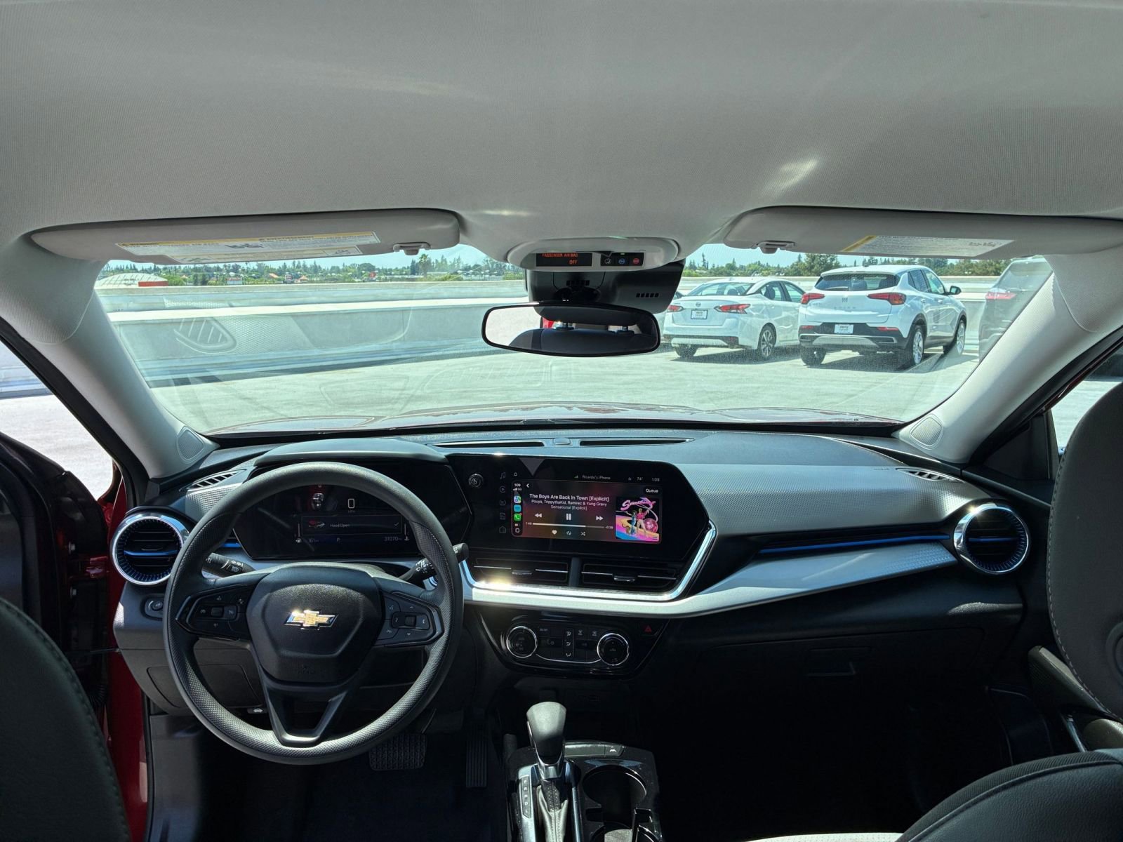 Thumbnail: 2025 Chevrolet Trax - 32