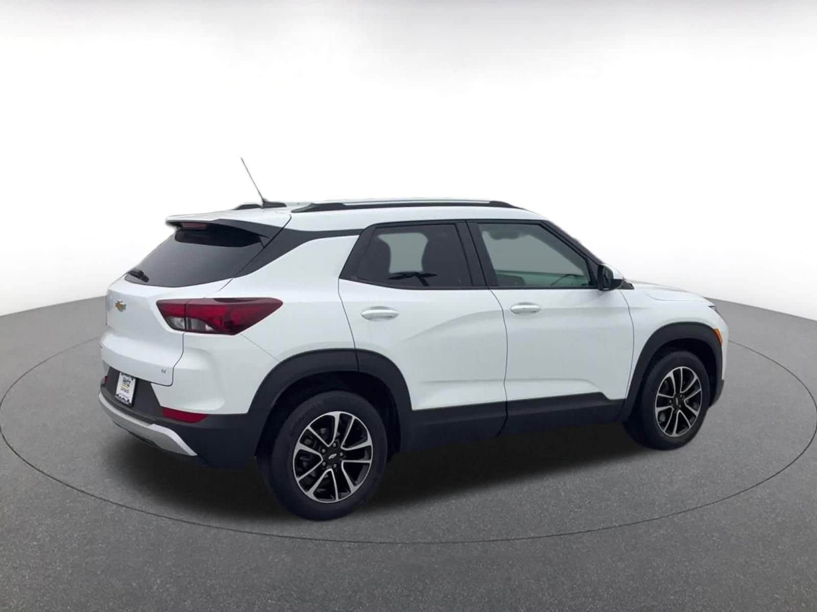 Thumbnail: 2025 Chevrolet TrailBlazer - 15