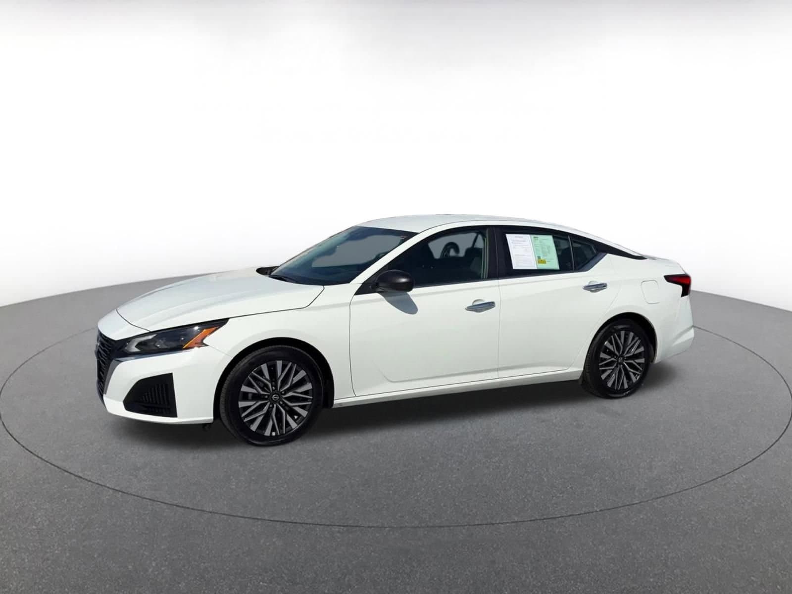 Thumbnail: 2025 Nissan Altima - 8