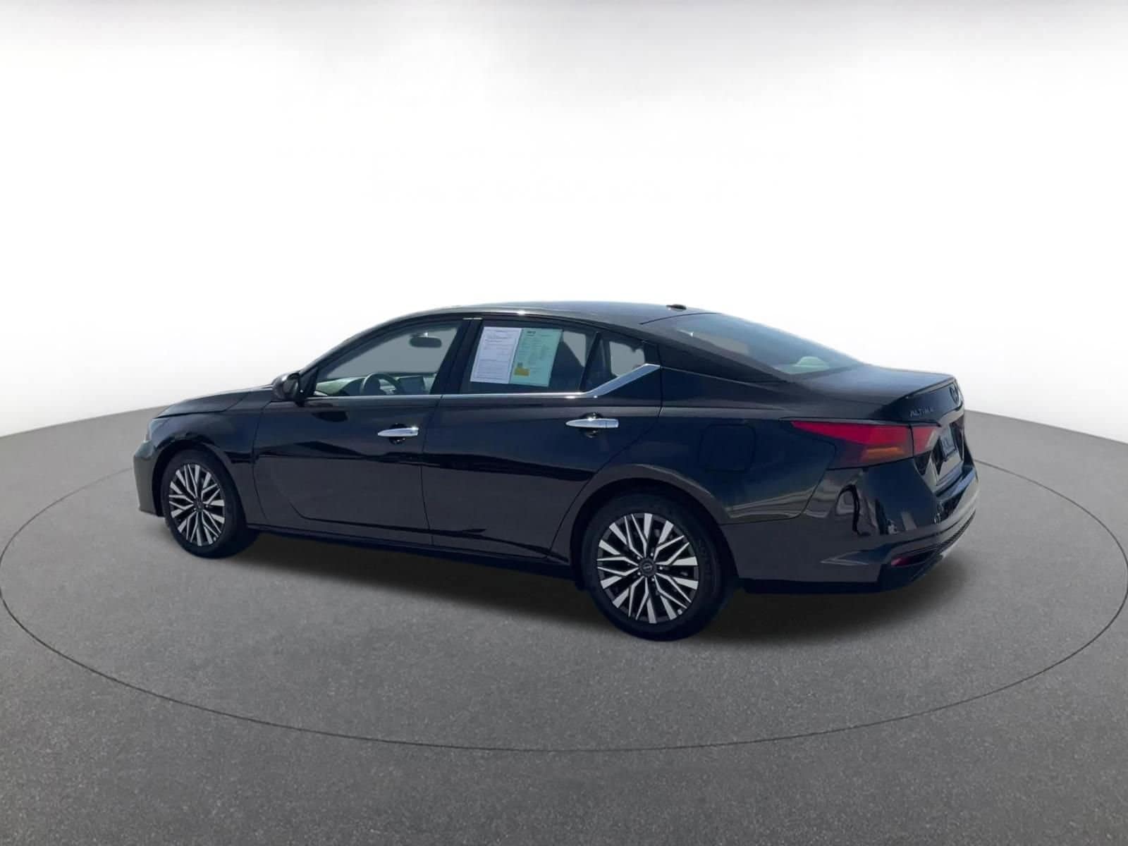 Thumbnail: 2025 Nissan Altima - 10