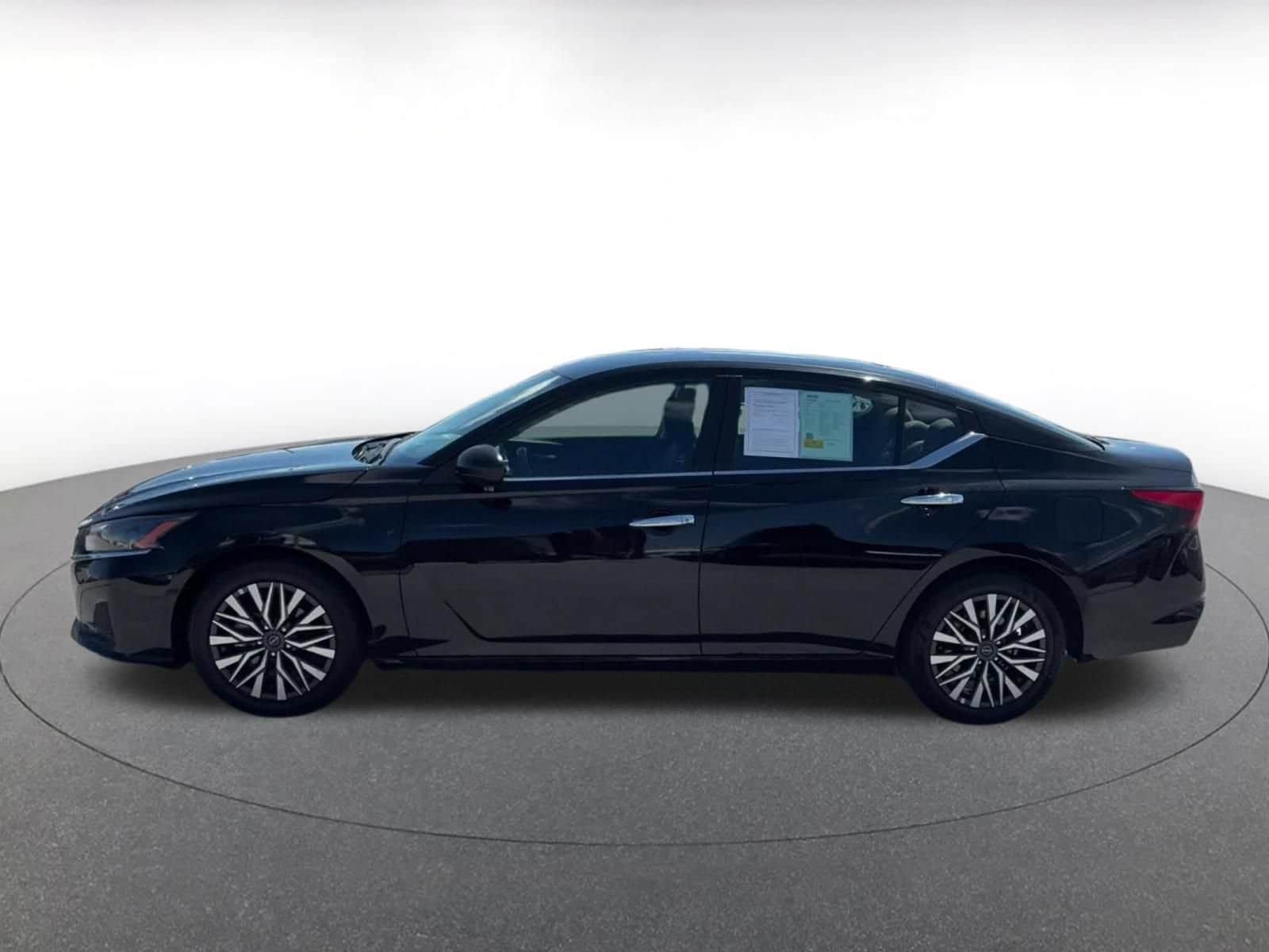 Thumbnail: 2025 Nissan Altima - 8