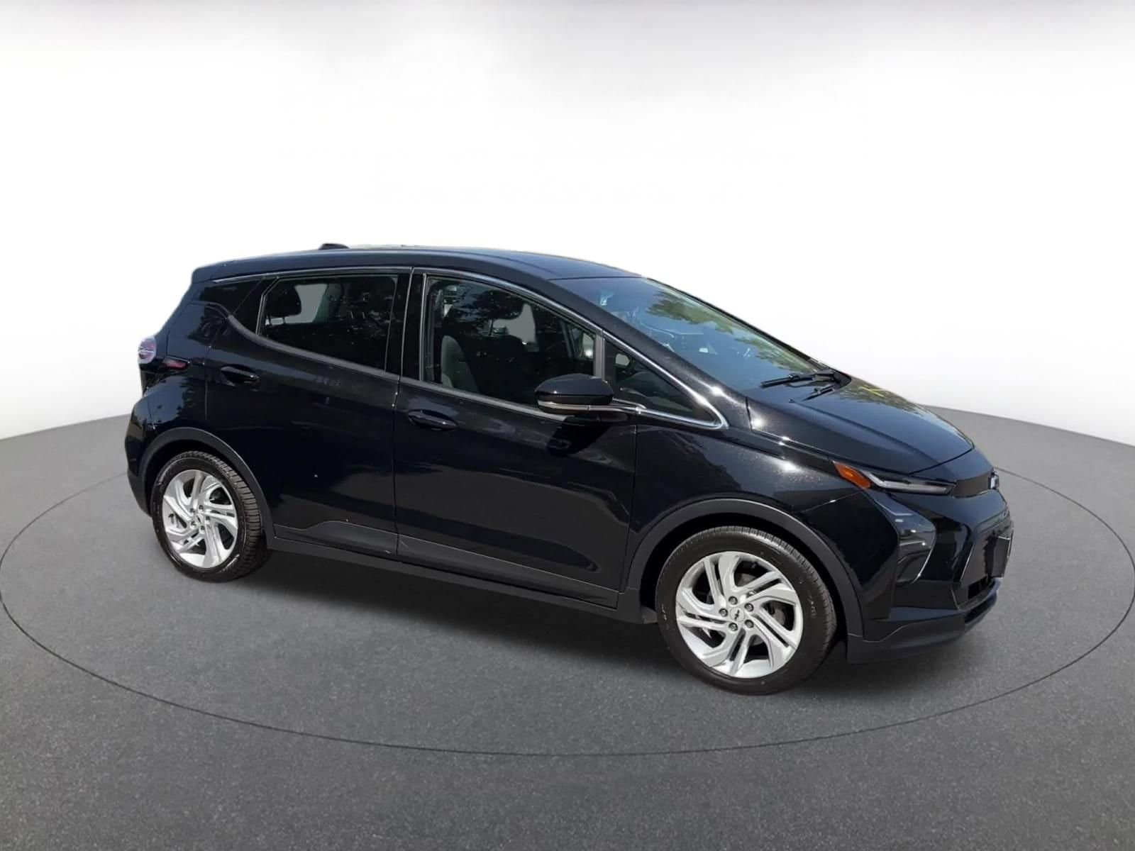 Thumbnail: 2023 Chevrolet Bolt EV - 2