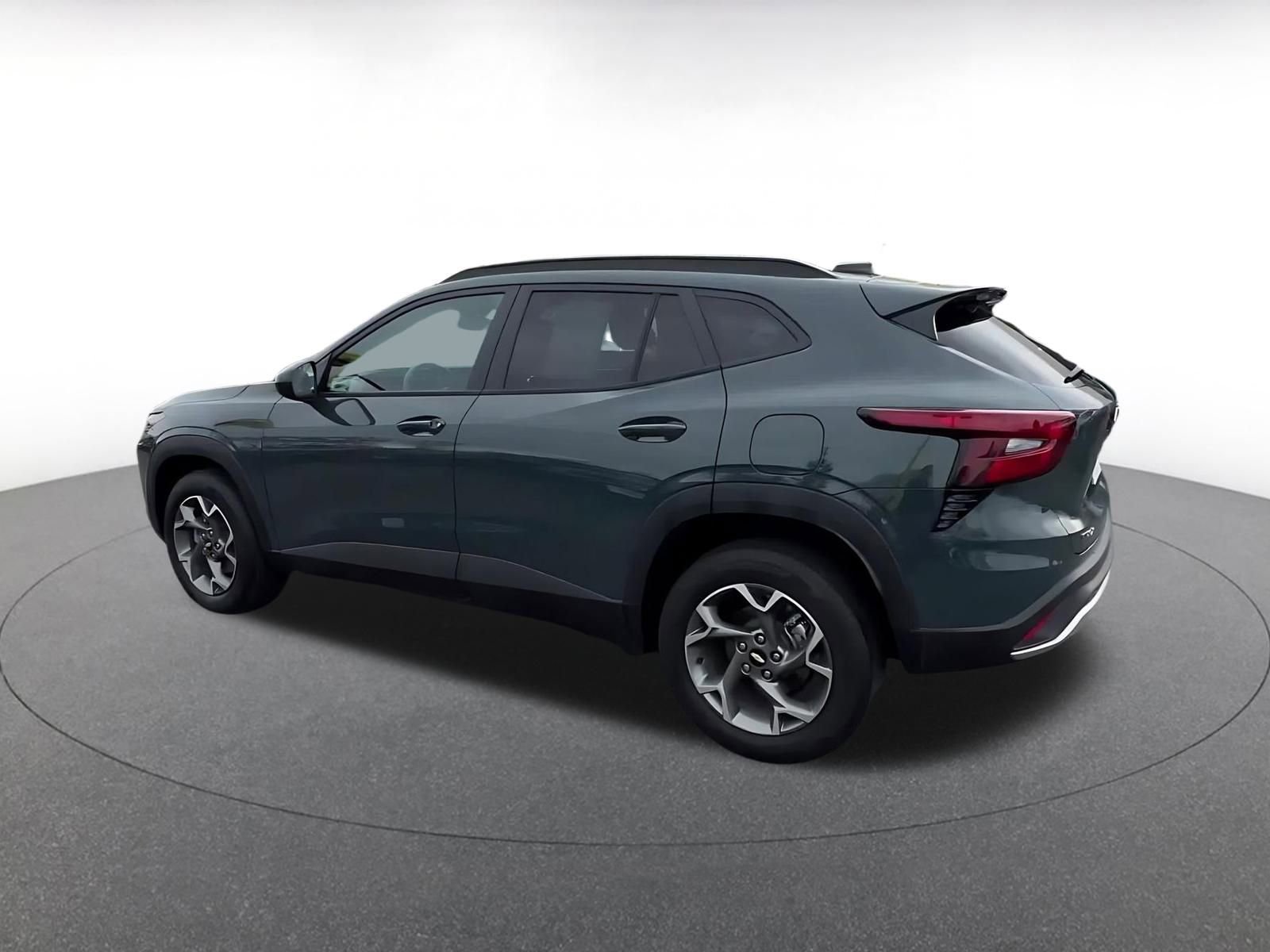 Thumbnail: 2025 Chevrolet Trax - 10