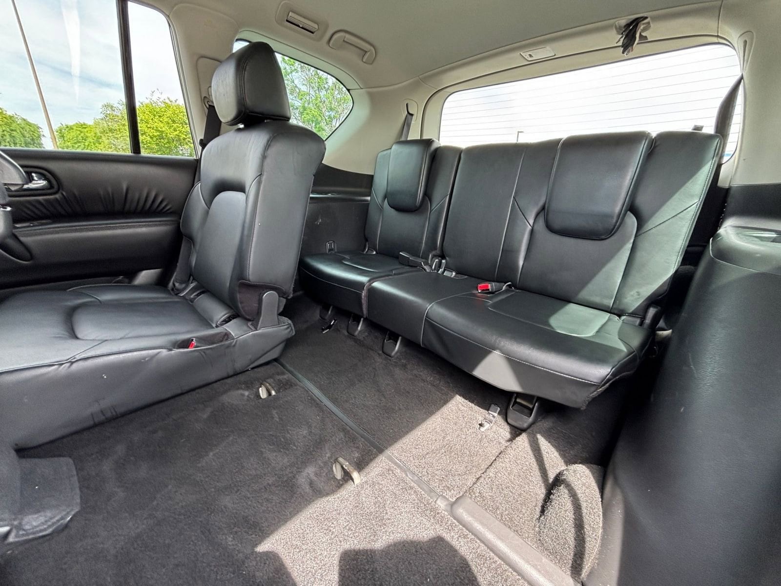 2023 Nissan Armada SL 29