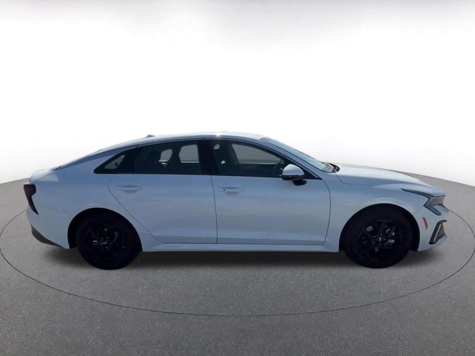 Thumbnail: 2025 Kia K5 - 16