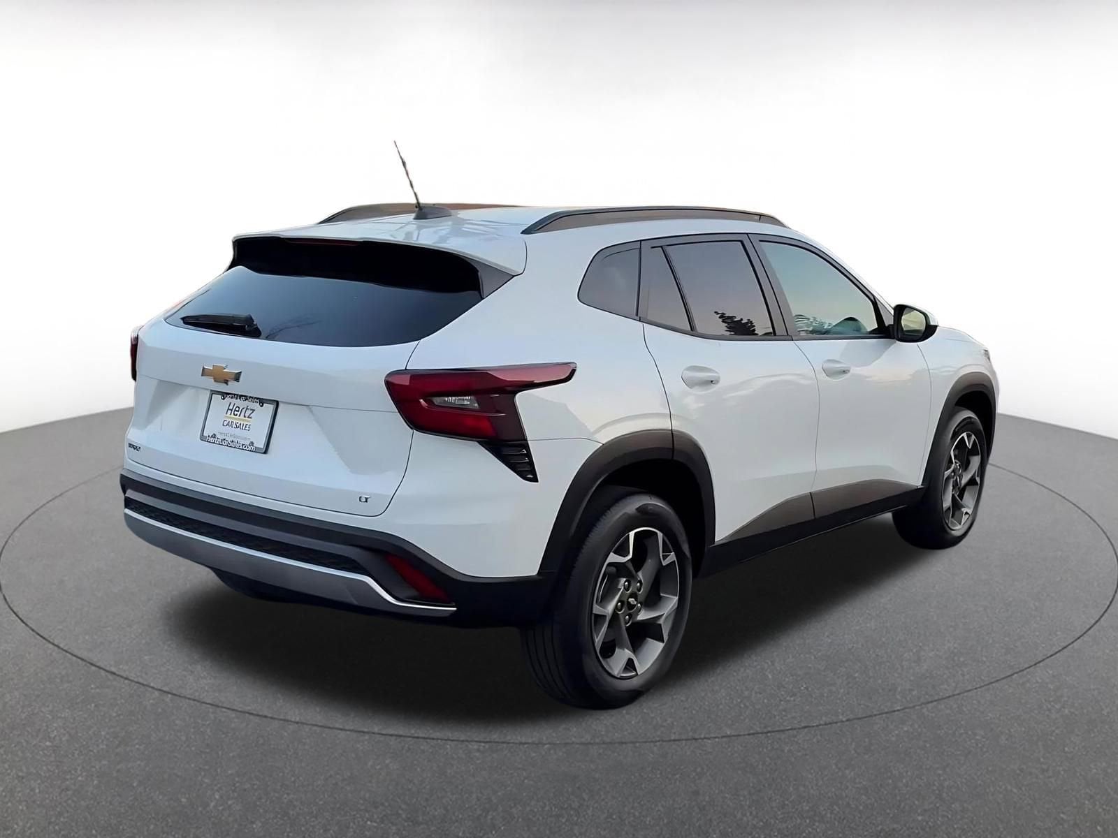 Thumbnail: 2025 Chevrolet Trax - 14