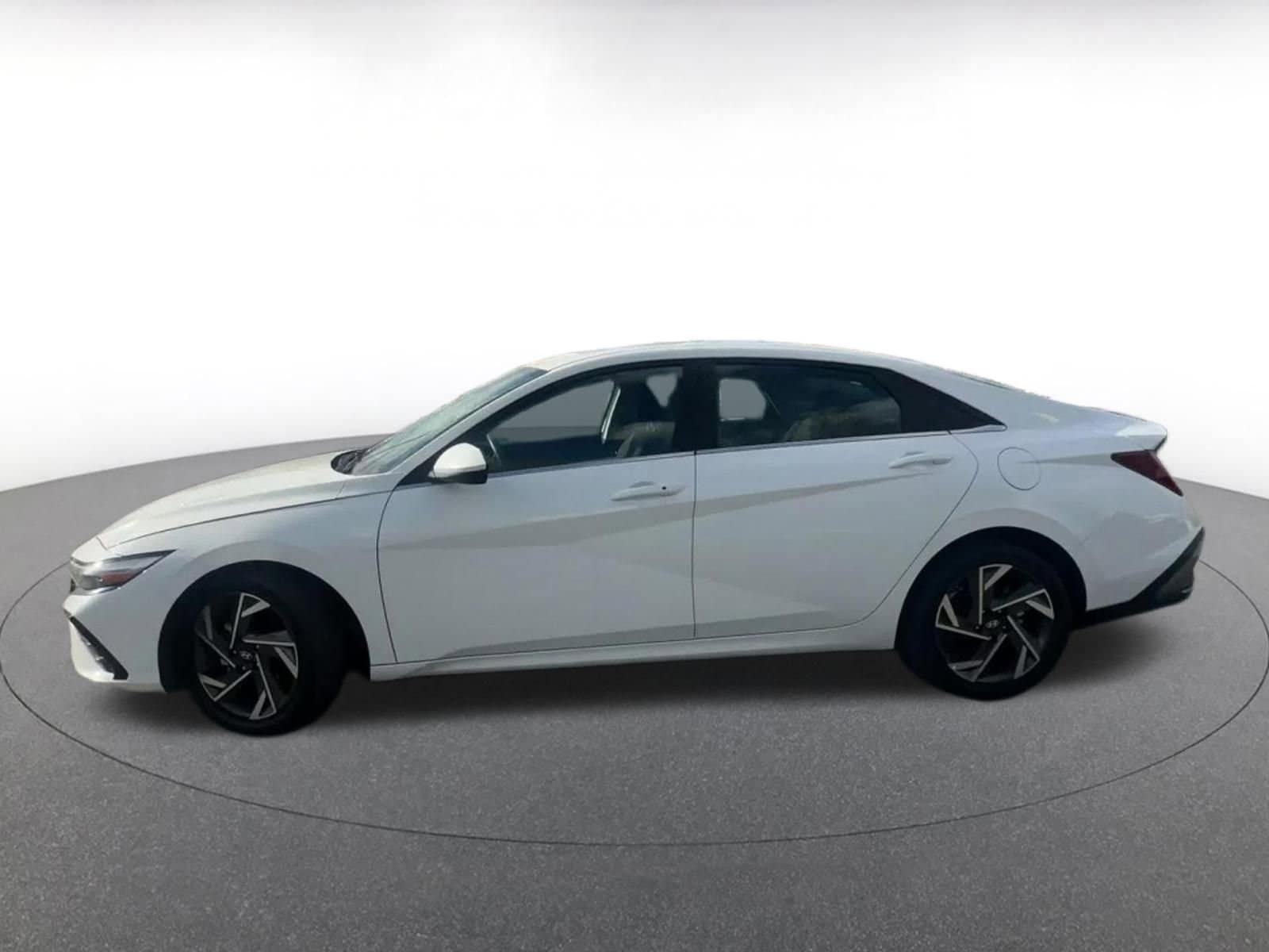 Thumbnail: 2025 Hyundai Elantra - 10