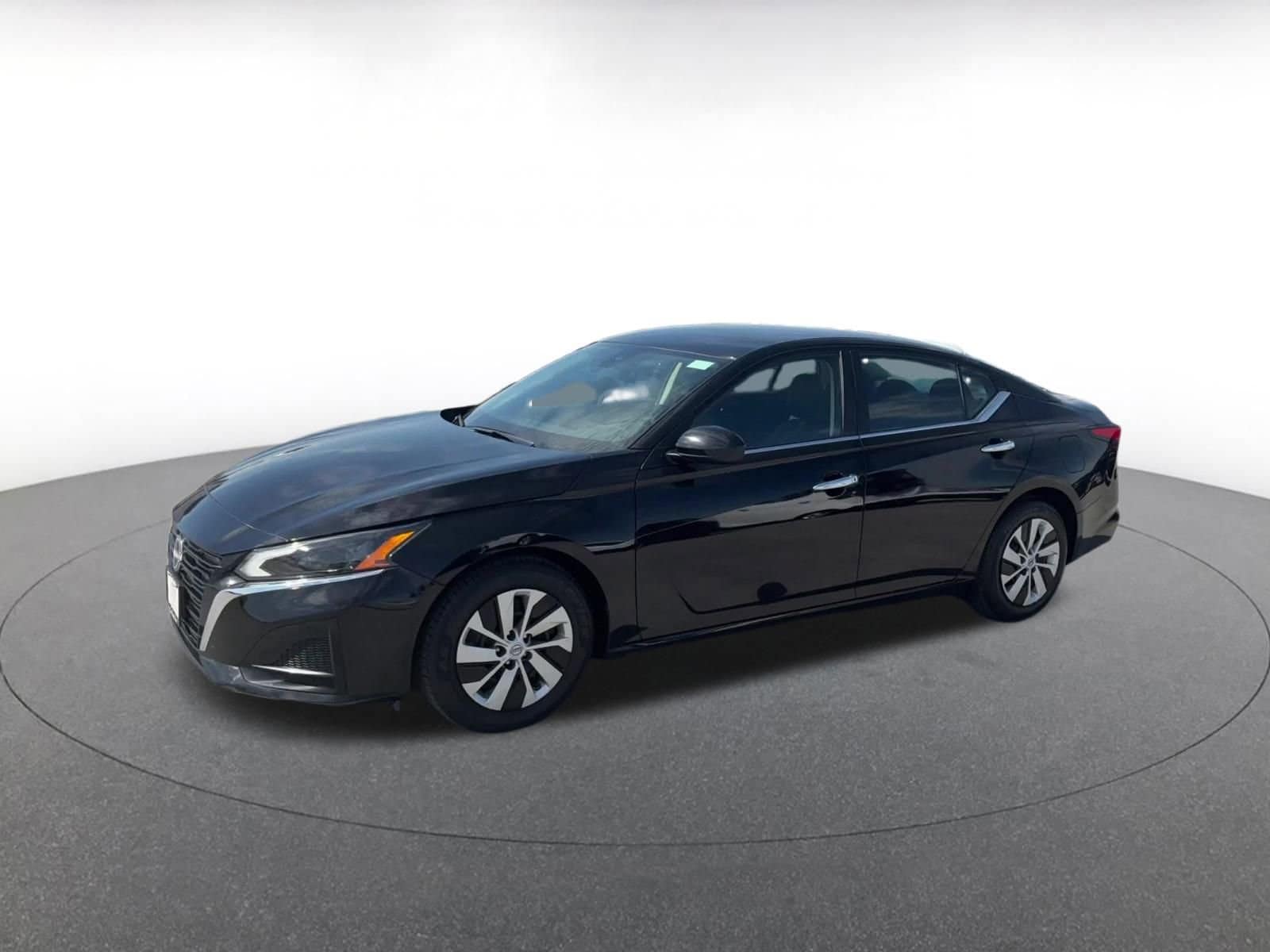 Thumbnail: 2023 Nissan Altima - 8