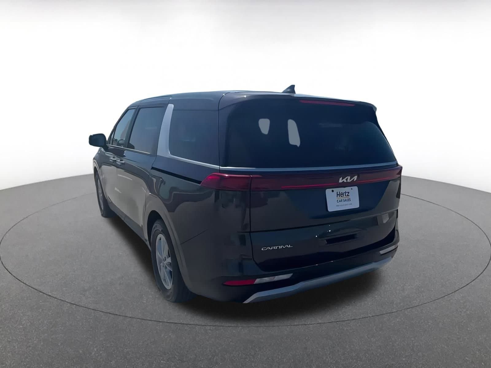Thumbnail: 2024 Kia Carnival - 10